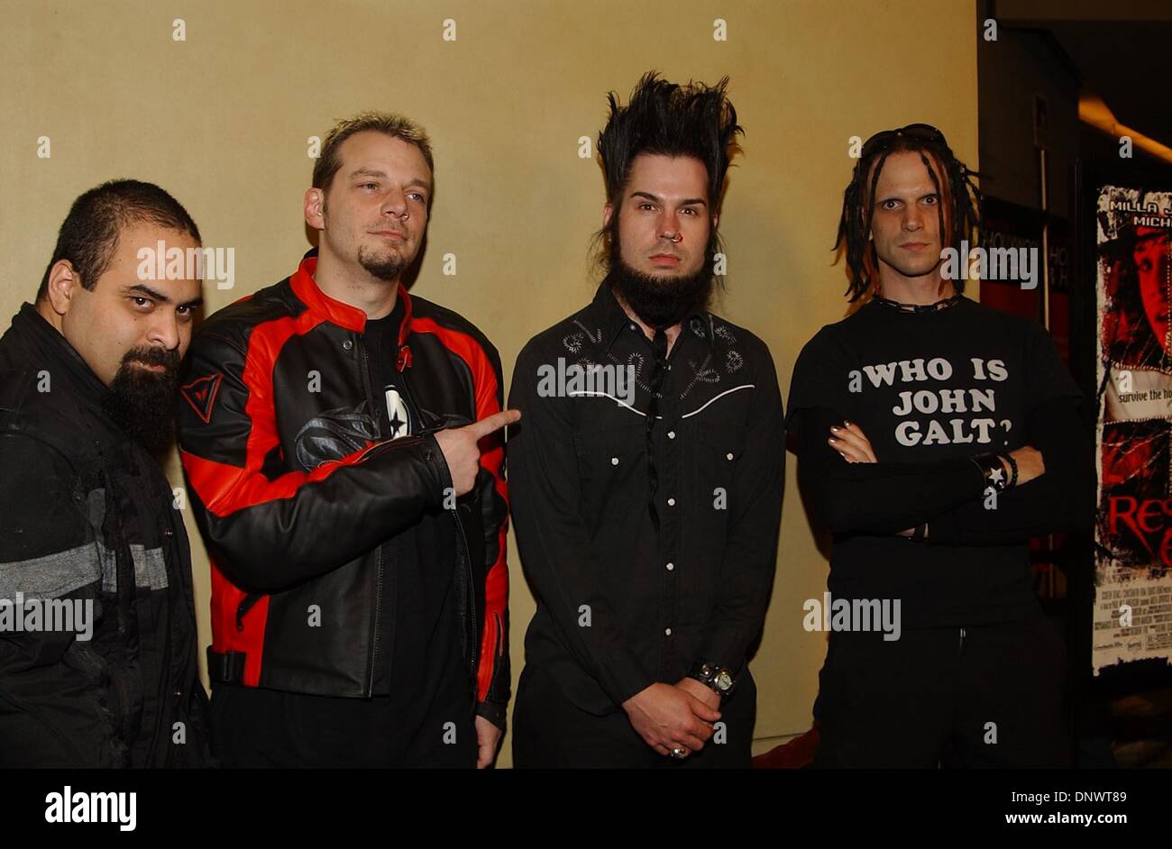 12. März 2002 - K24382AG: RESIDENT EVIL PREMIERE. DER MANN CHINETTE THEATER, HOLLYWOOD, CA 03/12/2002.STATIC X. AMY GRÄBER / 2002. (D) (Kredit-Bild: © Globe Photos/ZUMAPRESS.com) Stockfoto