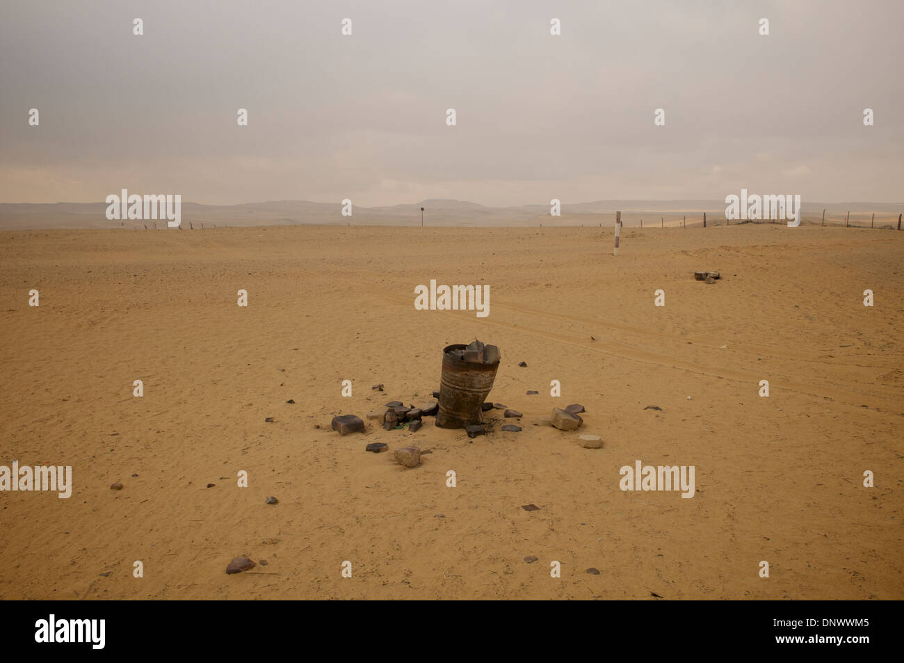 Ausrangierte brennen-Lauf in der Wüste an Dahshur, Ägypten. Stockfoto