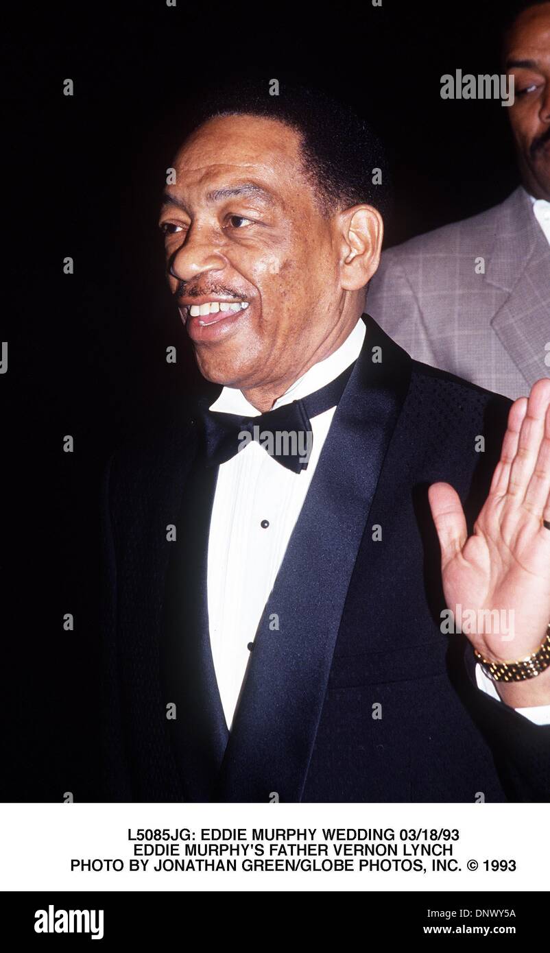 20. Juni 2001 - L5085JG: EDDIE MURPHY Hochzeit 03/18/93.EDDIE Murphys Vater VERNON LYNCH. JONATHAN GREEN / 1993 (Kredit-Bild: © Globe Photos/ZUMAPRESS.com) Stockfoto