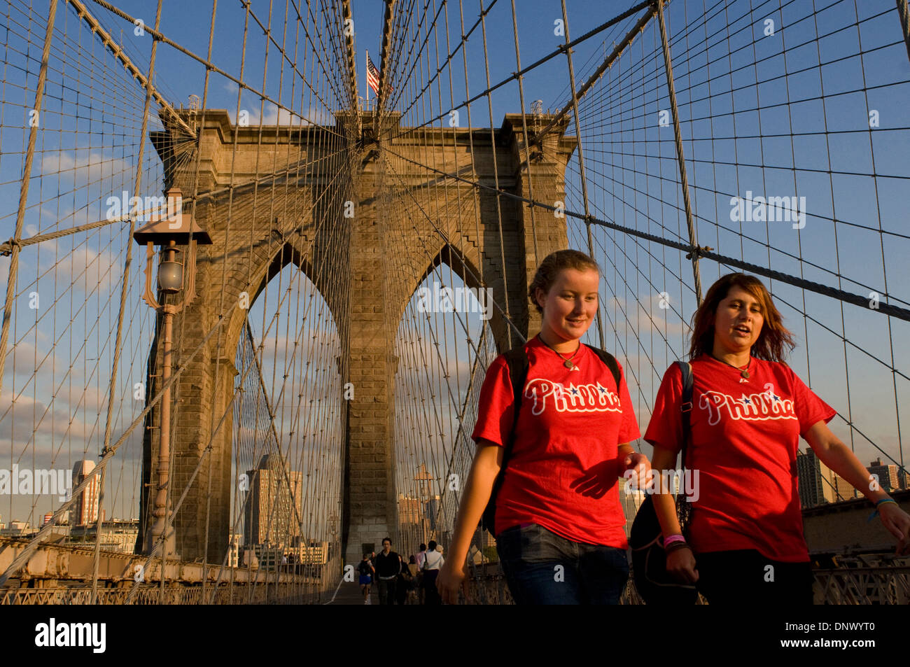 Die Brooklyn Bridge ist eine der ältesten Hängebrücken in den Vereinigten Staaten. 1.825my hat eine Länge von verbinden Stockfoto