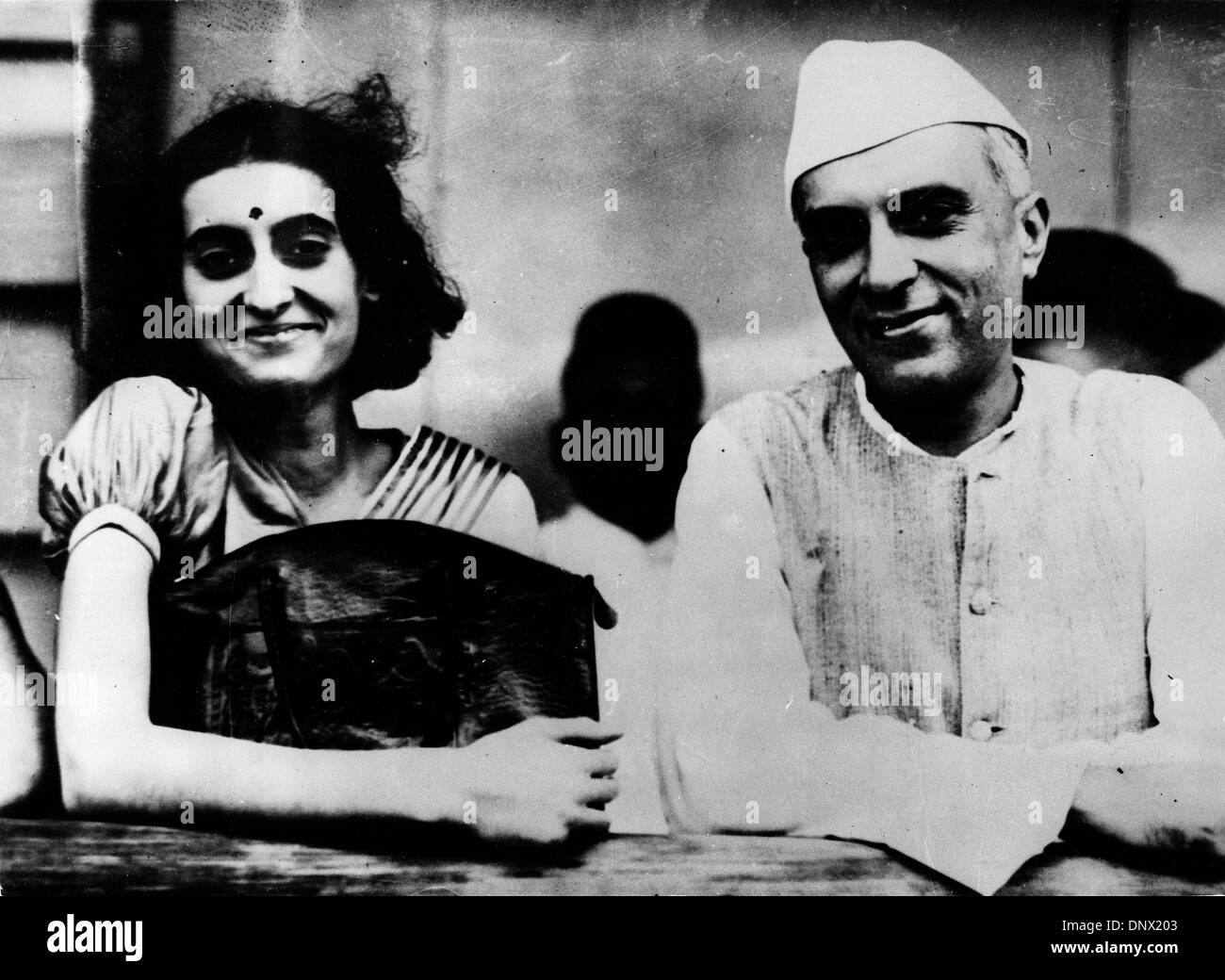 21. September 1937 - Neu-Delhi, Indien - erste weibliche Premierminister von Indien, INDIRA GANDHI, Tochter von Pandit Nehru und ihr Ehemann FEROZE GANDHI. (Kredit-Bild: © KEYSTONE Bilder USA/ZUMAPRESS.com) Stockfoto