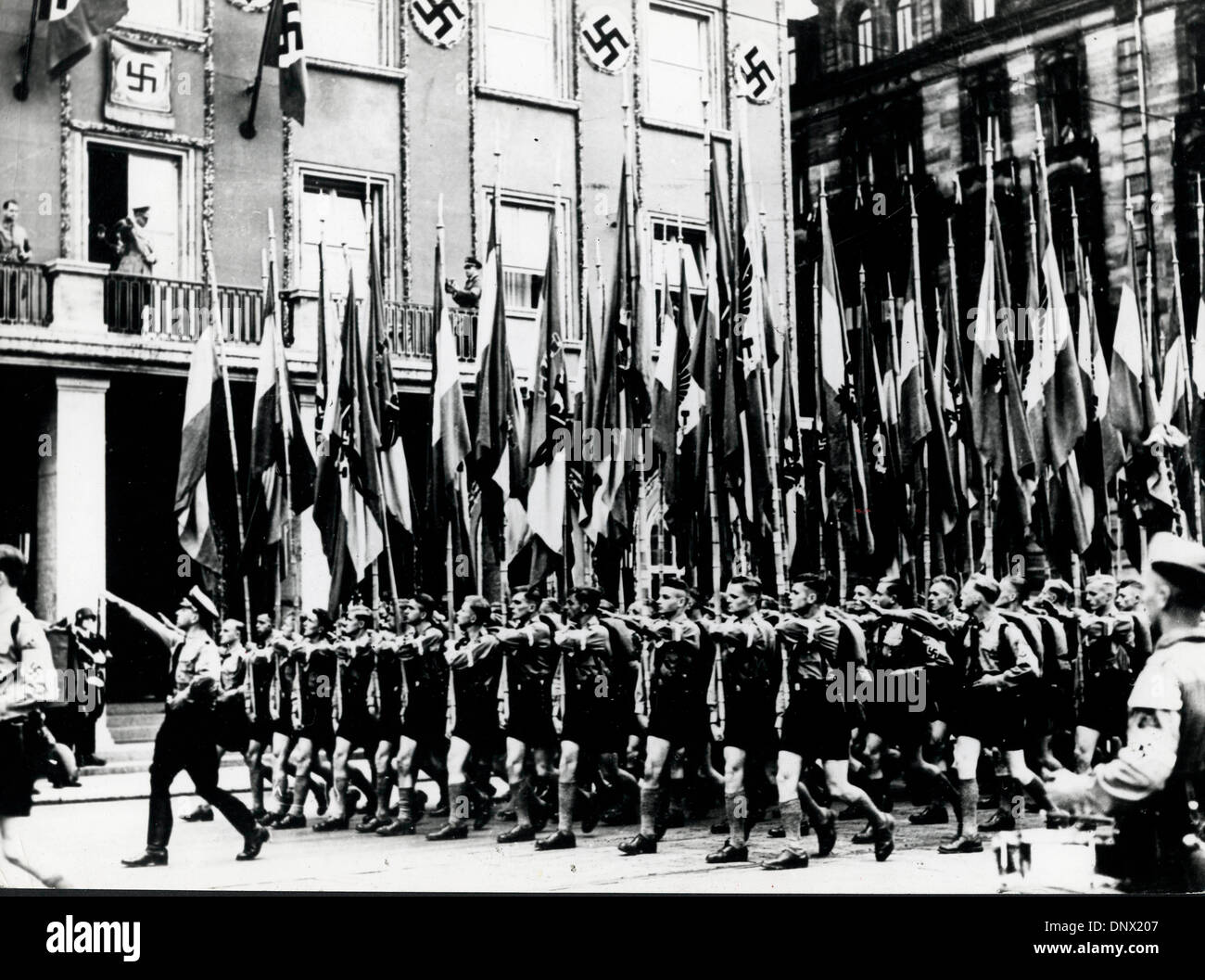 25. Januar 1938 marschieren durch die Straßen auf einem Nazi-Kongress in Nürnberg - Nürnberg, Deutschland - deutsche Jugend. (Kredit-Bild: © KEYSTONE Bilder USA/ZUMAPRESS.com) Stockfoto