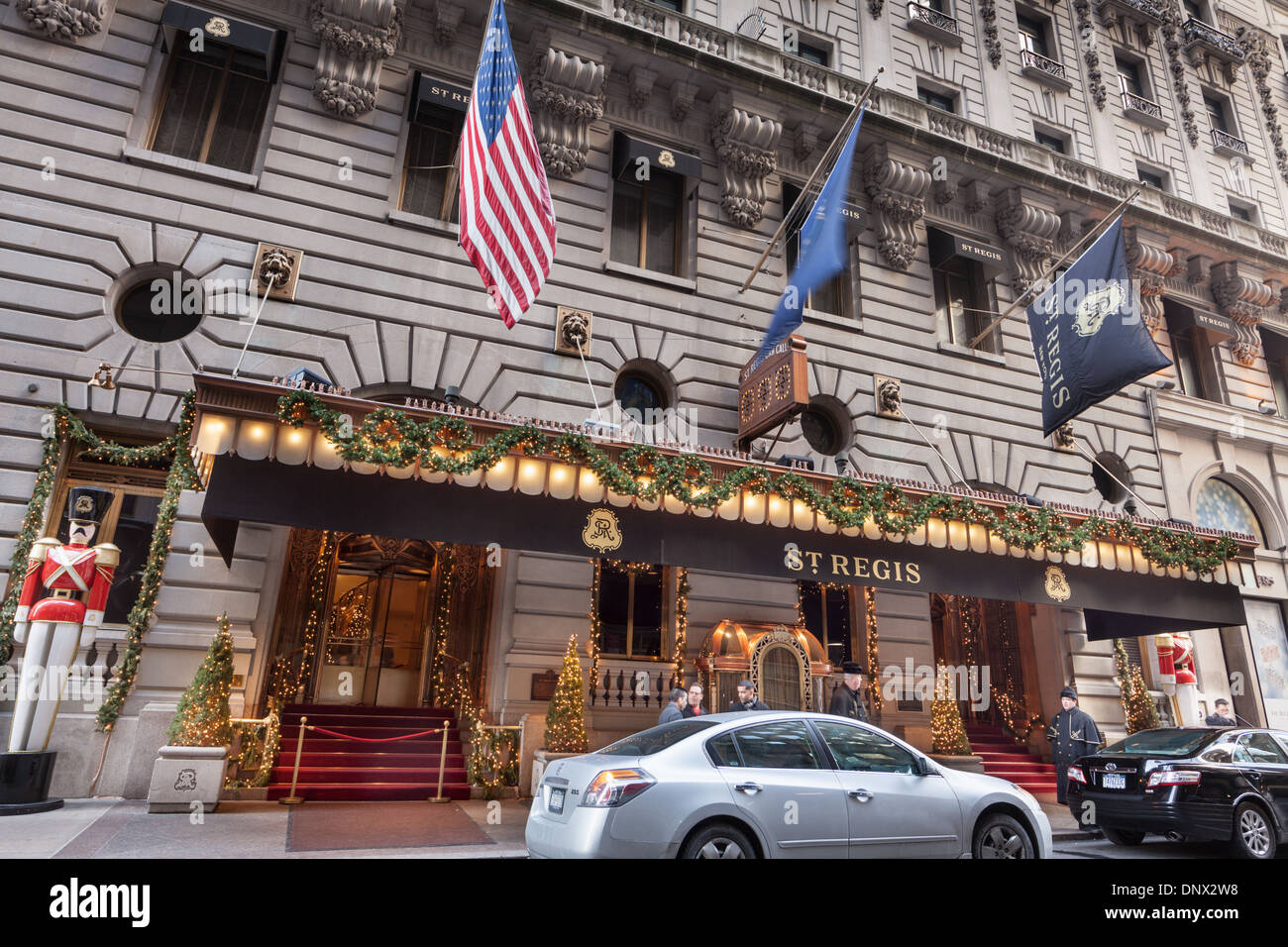 St. Regis Hotel, Beaux-Arts klassisches Luxushotel, geplant von John Jacob Astor, Midtown Manhattan, New York City, USA. Stockfoto