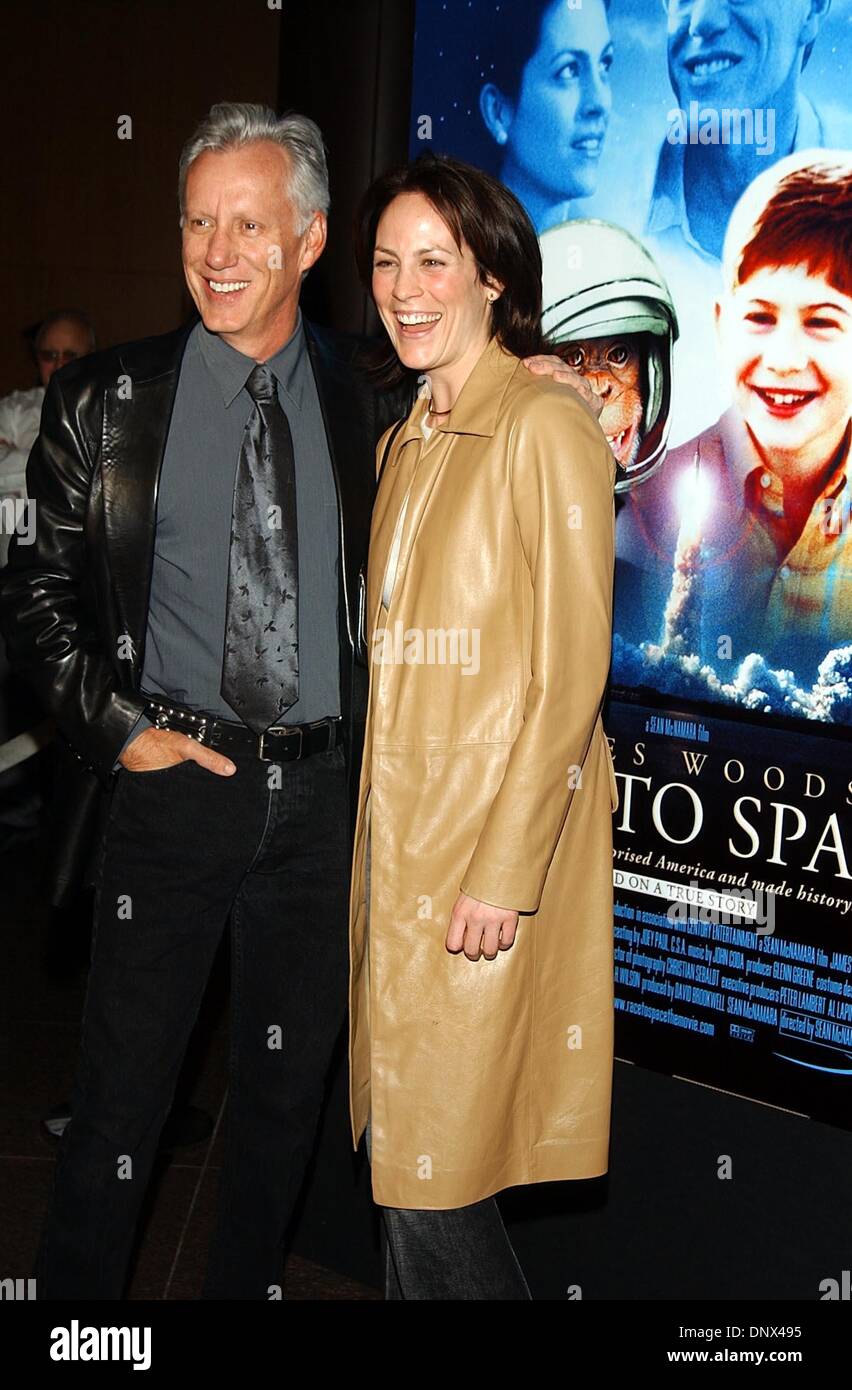 13. März 2002 - K24384AG: RACE TO SPACE SCREENING. DGA, LA, CA 13.03.2002.  AMY GRÄBER / 2002. (D). JAMES WOODS und ANNABETH GISH (Kredit-Bild: © Globe Photos/ZUMAPRESS.com) Stockfoto