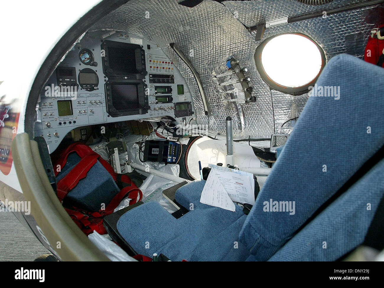 12. Januar 2006; Kennedy Space Center, FL, USA; Das Cockpit des Piloten Steve Fosset GlobalFlyer. Obligatorische Credit: Foto von Paul J. Milette/Palm Beach Post /ZUMA Press. (©) Copyright 2006 von Palm Beach Post Stockfoto