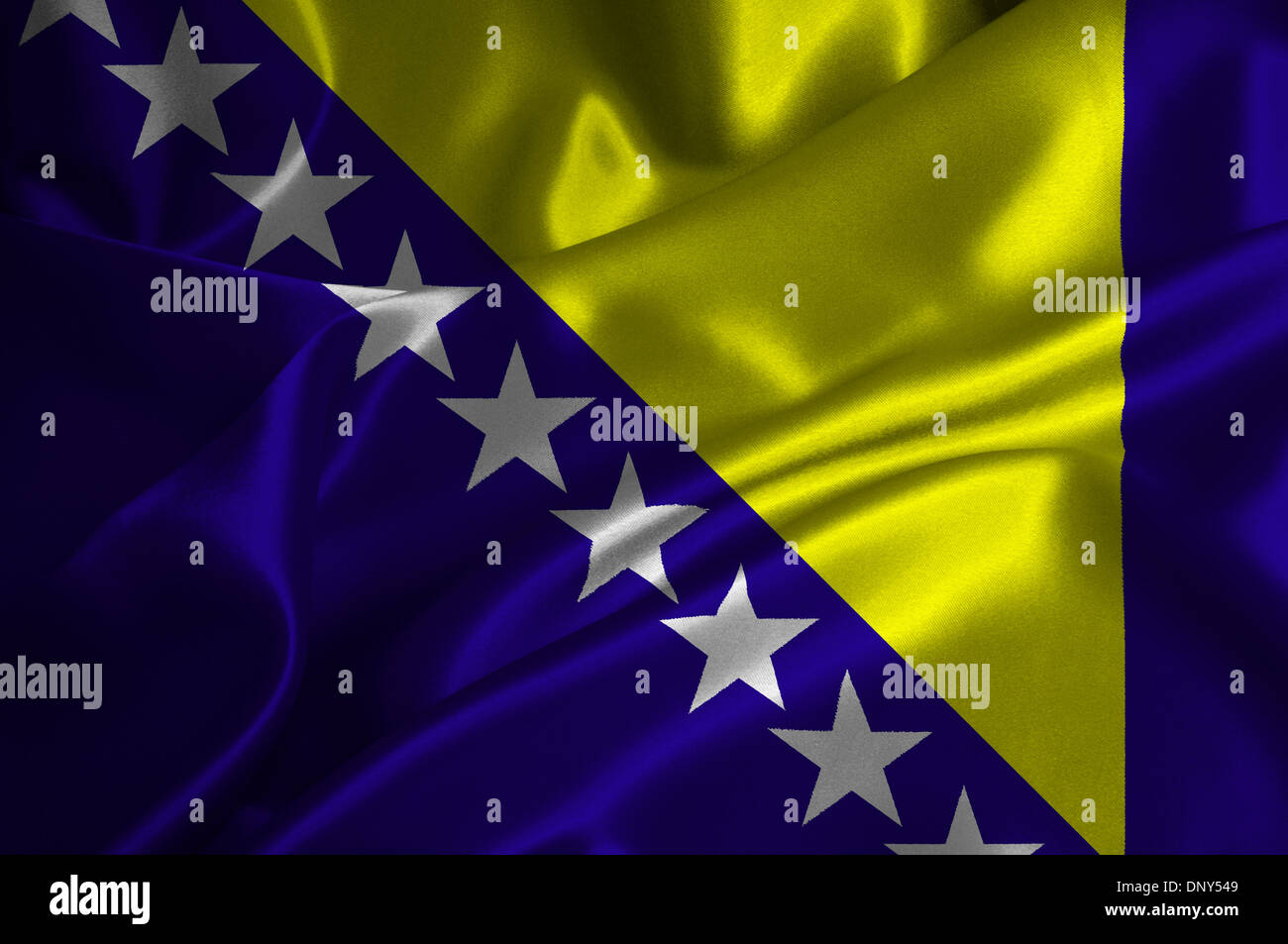 Bosnien-Herzegowina Fahne auf seidige Textur. Stockfoto