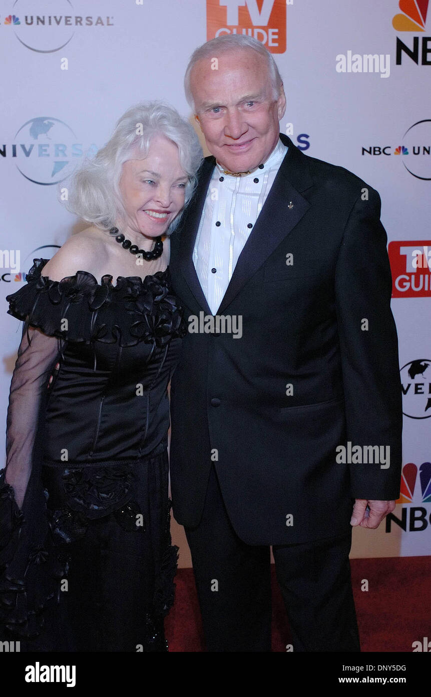 16. Januar 2006; Beverly Hills, CA, USA; BUZZ ALDRIN besucht die Focus Features, NBC Universal Television Group und Universal Pictures after-Party für die 63. Annual Golden Globe Awards, auf dem Dach des Beverly Hilton Hotel statt. Obligatorische Credit: Foto von Rob DeLorenzo/ZUMA Press. (©) Copyright 2006 by Rob DeLorenzo Stockfoto