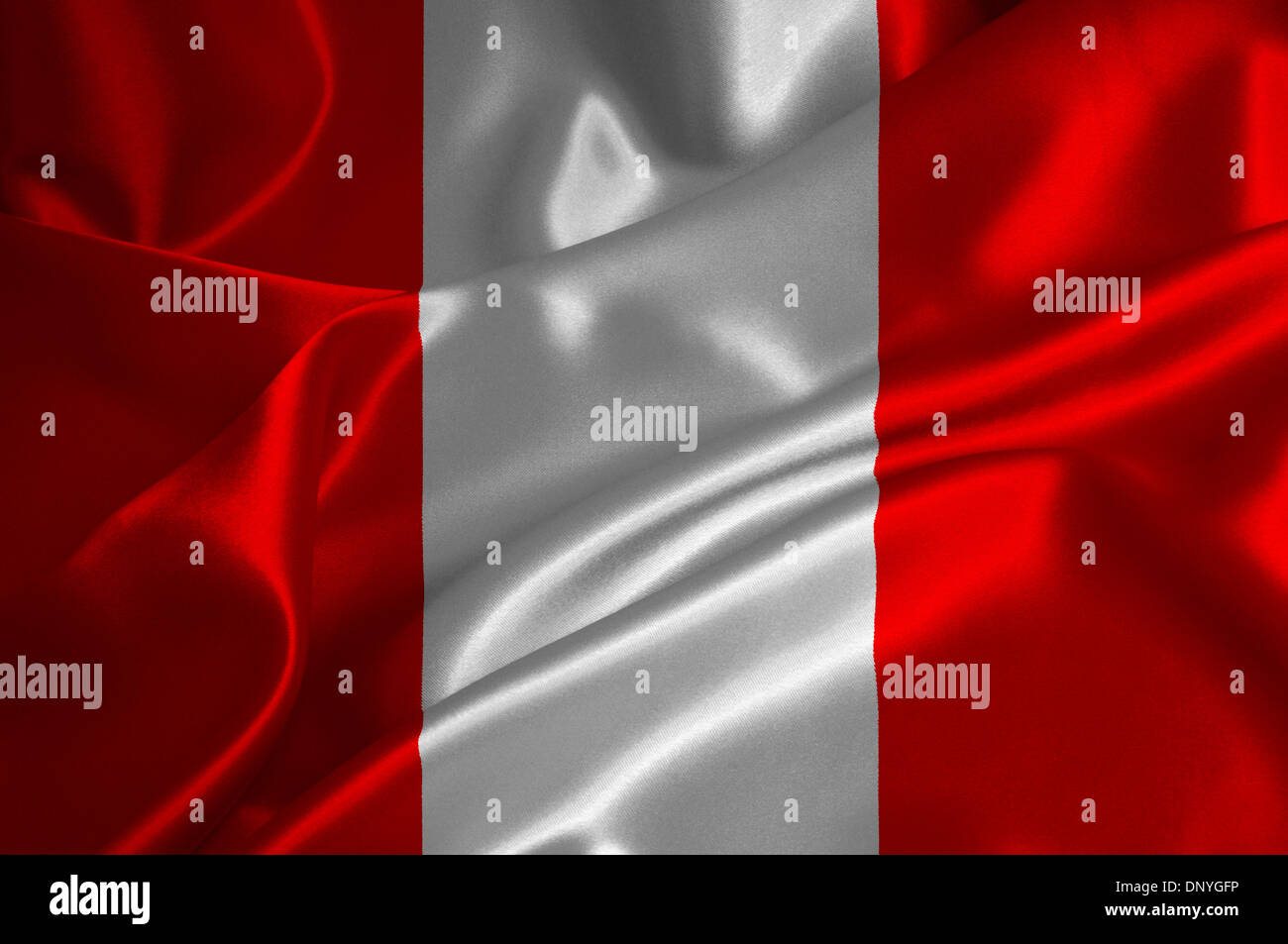 Peru-Flagge auf seidige Textur. Stockfoto