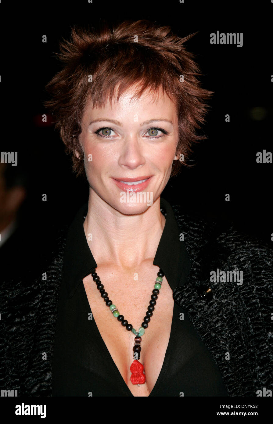 2. Februar 2006; Hollywood, Kalifornien, USA; Schauspielerin LAUREN HOLLY bei der Weltpremiere von "Firewall" statt auf Graumans Chinese Theatre. Obligatorische Credit: Foto von Lisa O'Connor/ZUMA Press. (©) Copyright 2006 von Lisa O'Connor Stockfoto