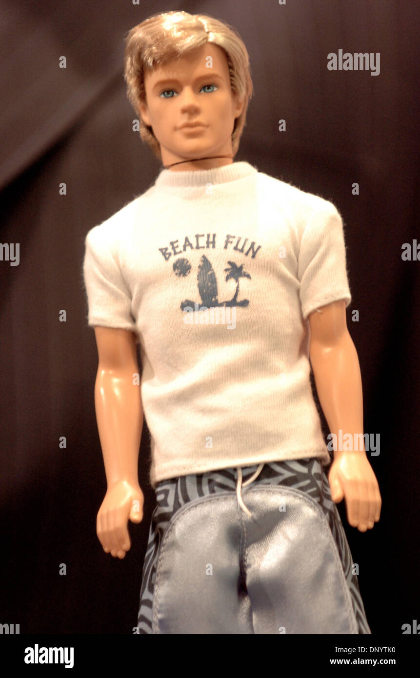 9. Februar 2006; Manhattan, NY, USA; NY PAPIERE HERAUS. Die neue Ken-Puppe.  Mattel Inc. stellt die neue Ken-Puppe in einer Pressekonferenz auf der  Mattel-Showroom. Phillip Bloch, stellte Hollywood Stylist und das  Design-Team