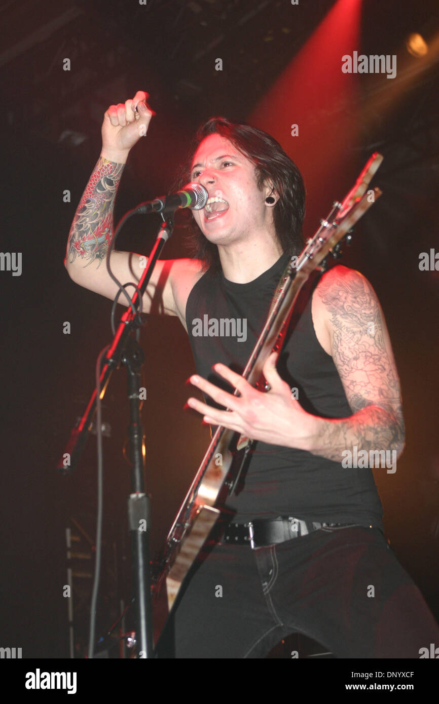 15. Februar 2006; New York, NY, USA; Trivium erklingt in Webster Hall am 15. Februar 2006. Führen, Gesang und Gitarre Matt Heafy, Gitarre und Gesang Corey Beaulieu, Schlagzeug Travis Smith, Bass und Gesang Paolo Gregoletto. Obligatorische Credit: Foto von Aviv klein/ZUMA Press. (©) Copyright 2006 von Aviv klein Stockfoto