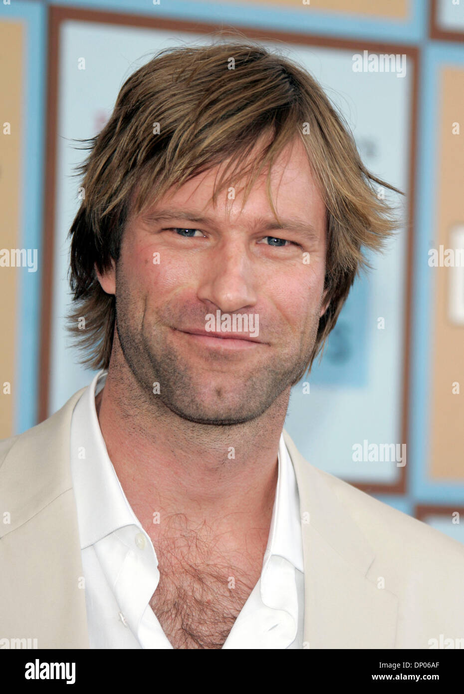 4. März 2006; Santa Monica, Kalifornien, USA; Schauspieler AARON ECKHART bei der 21. jährlichen IFP Independent Spirit Awards statt in einem Zelt am Strand von Santa Monica.  Obligatorische Credit: Foto von Lisa O'Connor/ZUMA Press. (©) Copyright 2006 von Lisa O'Connor Stockfoto