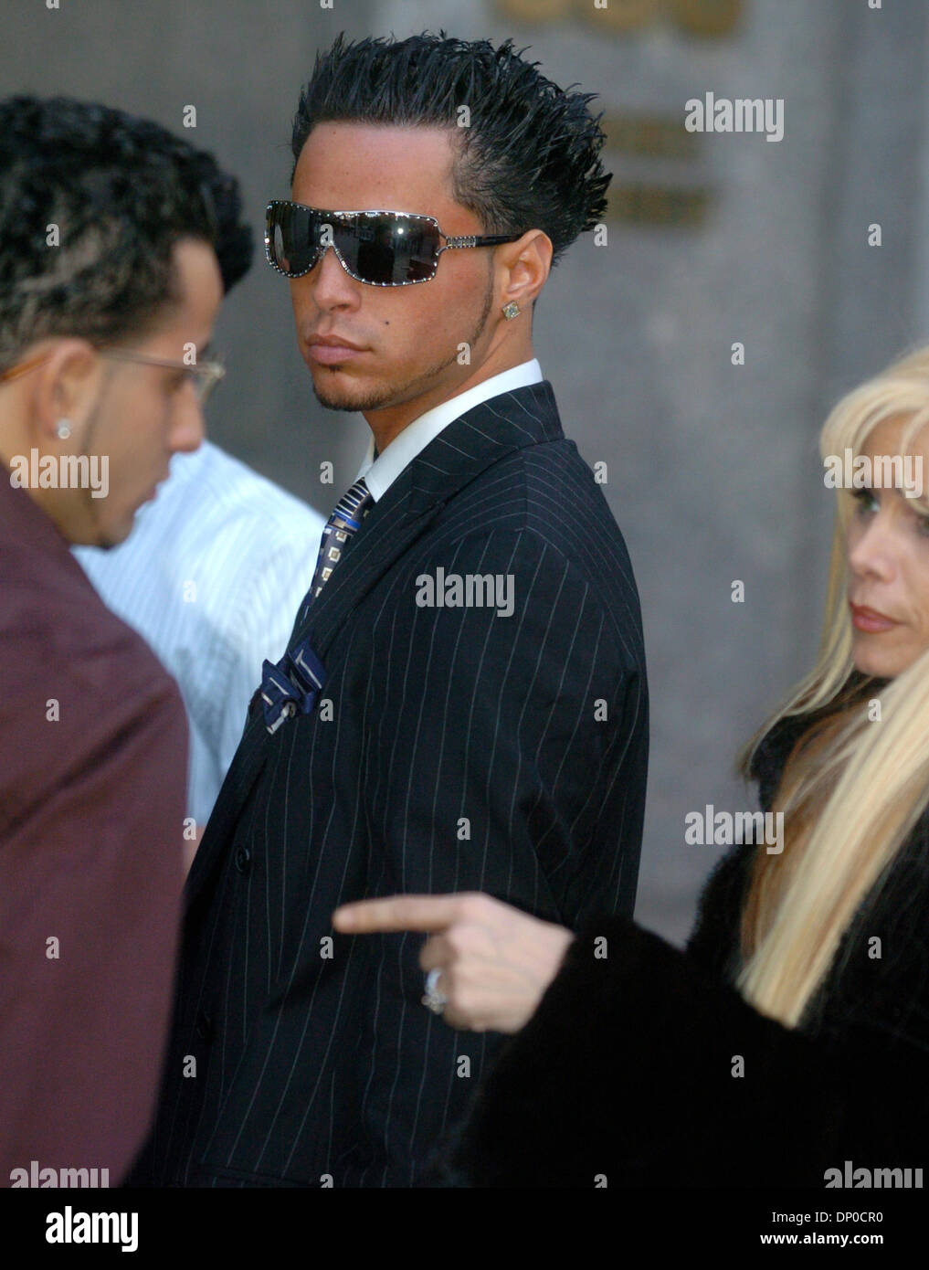 8 Marz 2006 Manhattan New York Usa Victoria Gotti Sohn Carmine Gotti Agnello Star Der Tv Show Wachst Sich Gotti Verlasst Manhattan Bund Nach Schlusspladoyers In Seinem Onkel John Gotti Jr Wiederaufnahmeverfahren John