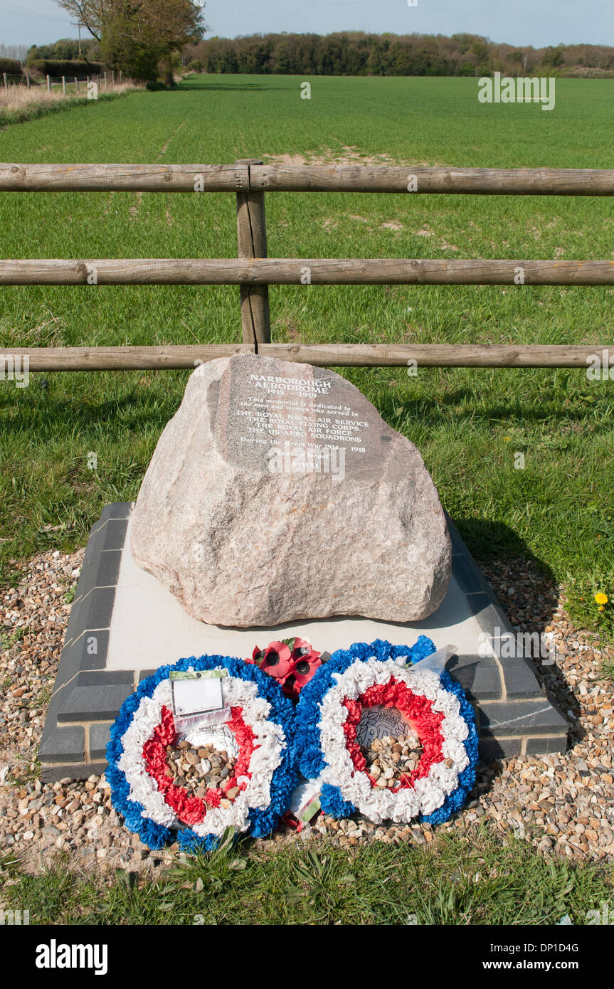 Denkmal für den Flieger, basierend auf der ehemaligen WW1 Narborough Arerodrome, Norfolk, Großbritannien, eröffnet im Jahr 2011 Stockfoto