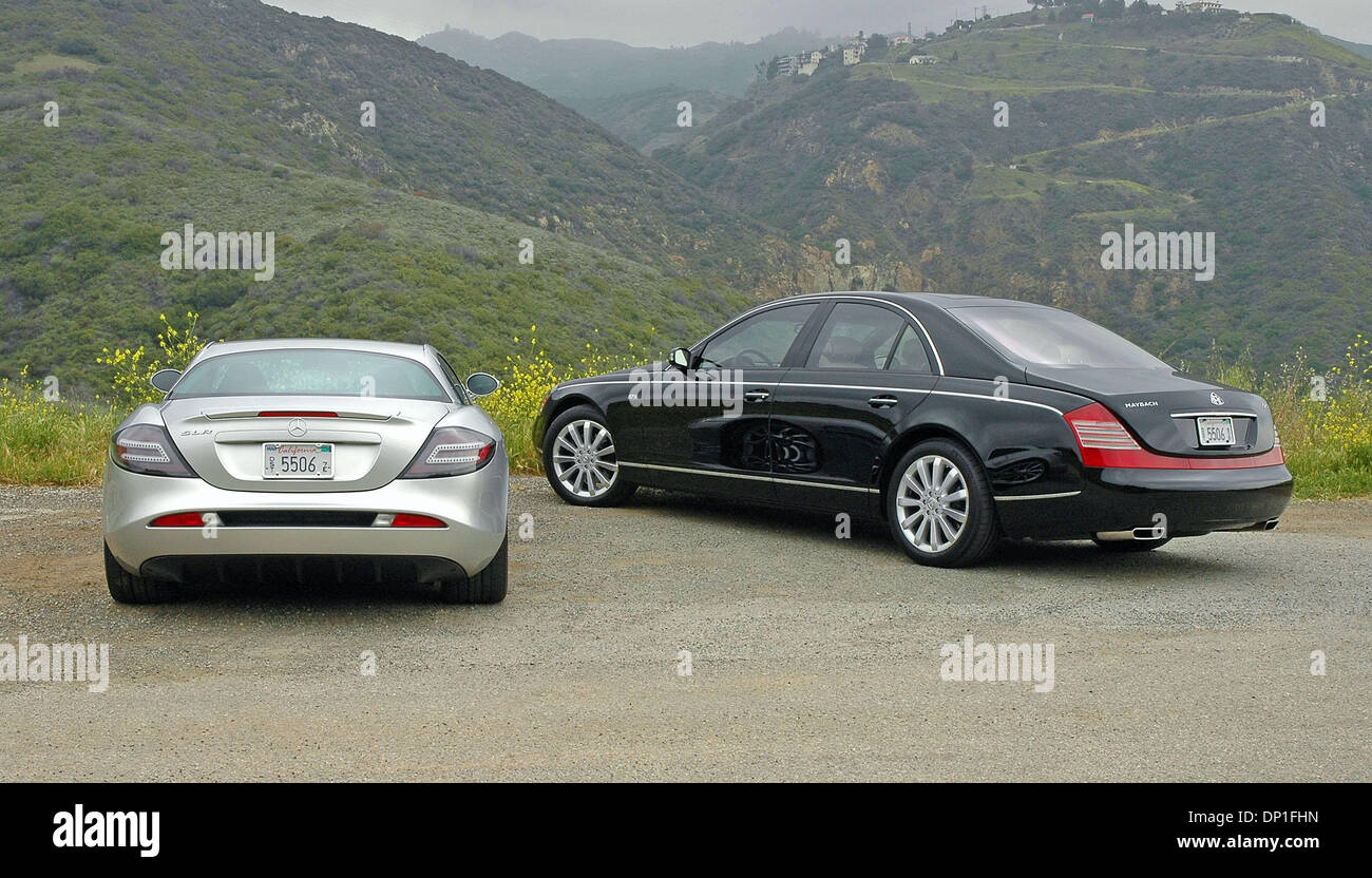 1. Mai 2006; Los Angeles, Kalifornien, USA; Die neue, leistungsfähigere 2006 Mercedes-Benz Maybach 57S ist einer der nur eine Handvoll von Weltklasse-Leistung und Ultra-luxuriös ausgestattete große Limousinen. Mit mehr als 100 Jahre Automobilbau Erfahrung und Innovation könnten nur Mercedes-Benz Fahrzeuge anbieten. Preise für den Maybach 57S beginnen bei $359,000.00. In diesem Jahr der AMG 6,0-li Stockfoto