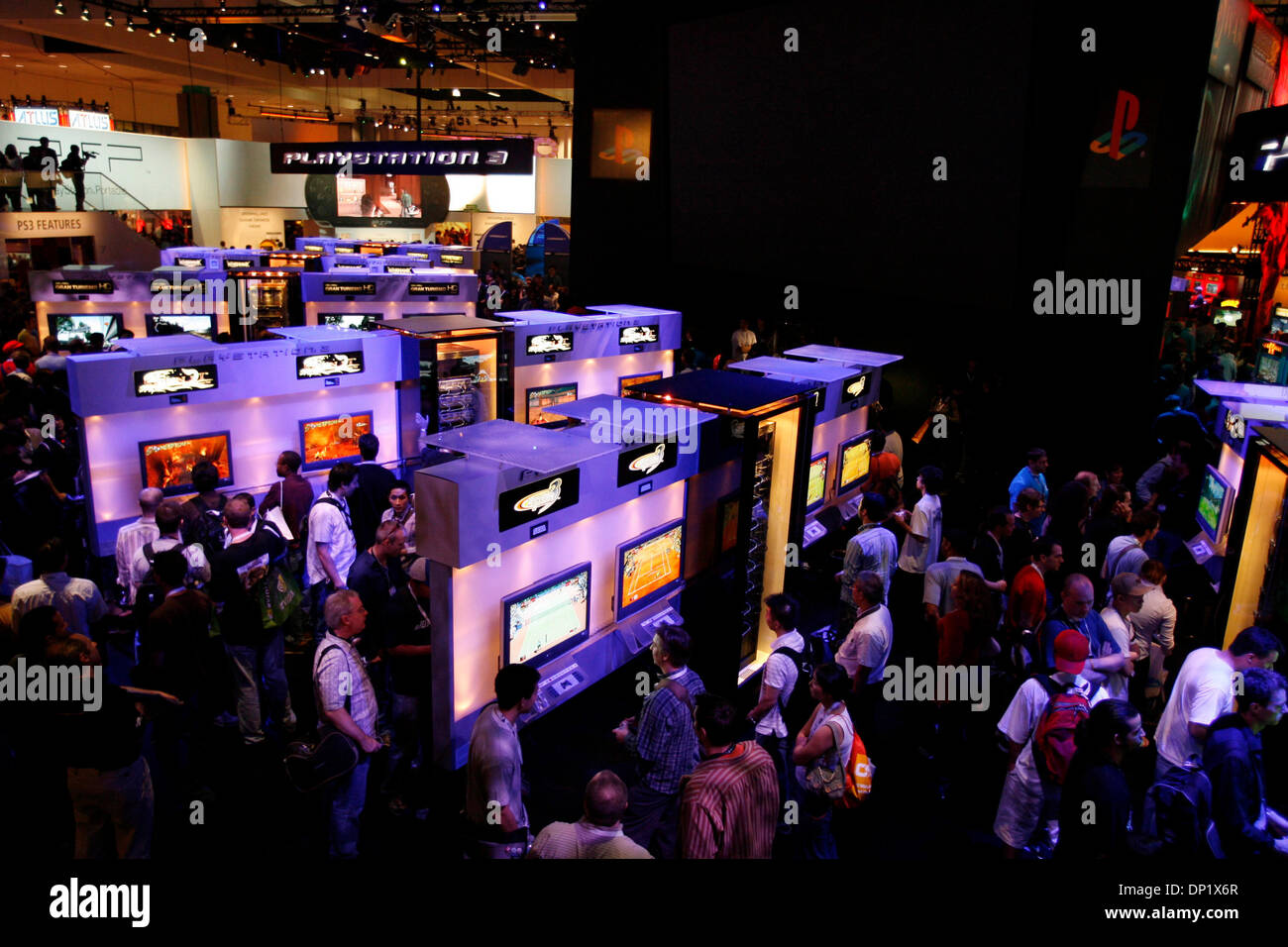 11. Mai 2006; Los Angeles, Kalifornien, USA; Sony vorgestellten seine neue Playstation 3 auf der jüngsten Handel nur E3 Videospiel Expo in Los Angeles. Obligatorische Credit: Foto von Mike Fox/ZUMA Press. (©) Copyright 2006 von Mike Fox Stockfoto