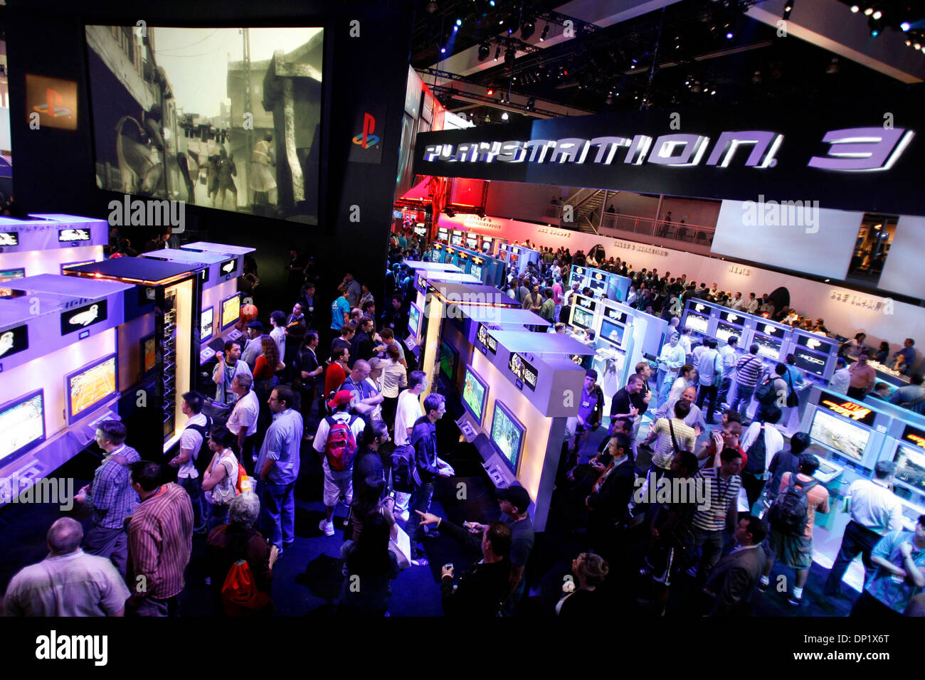 11. Mai 2006; Los Angeles, Kalifornien, USA; Sony vorgestellten seine neue Playstation 3 auf der jüngsten Handel nur E3 Videospiel Expo in Los Angeles. Obligatorische Credit: Foto von Mike Fox/ZUMA Press. (©) Copyright 2006 von Mike Fox Stockfoto