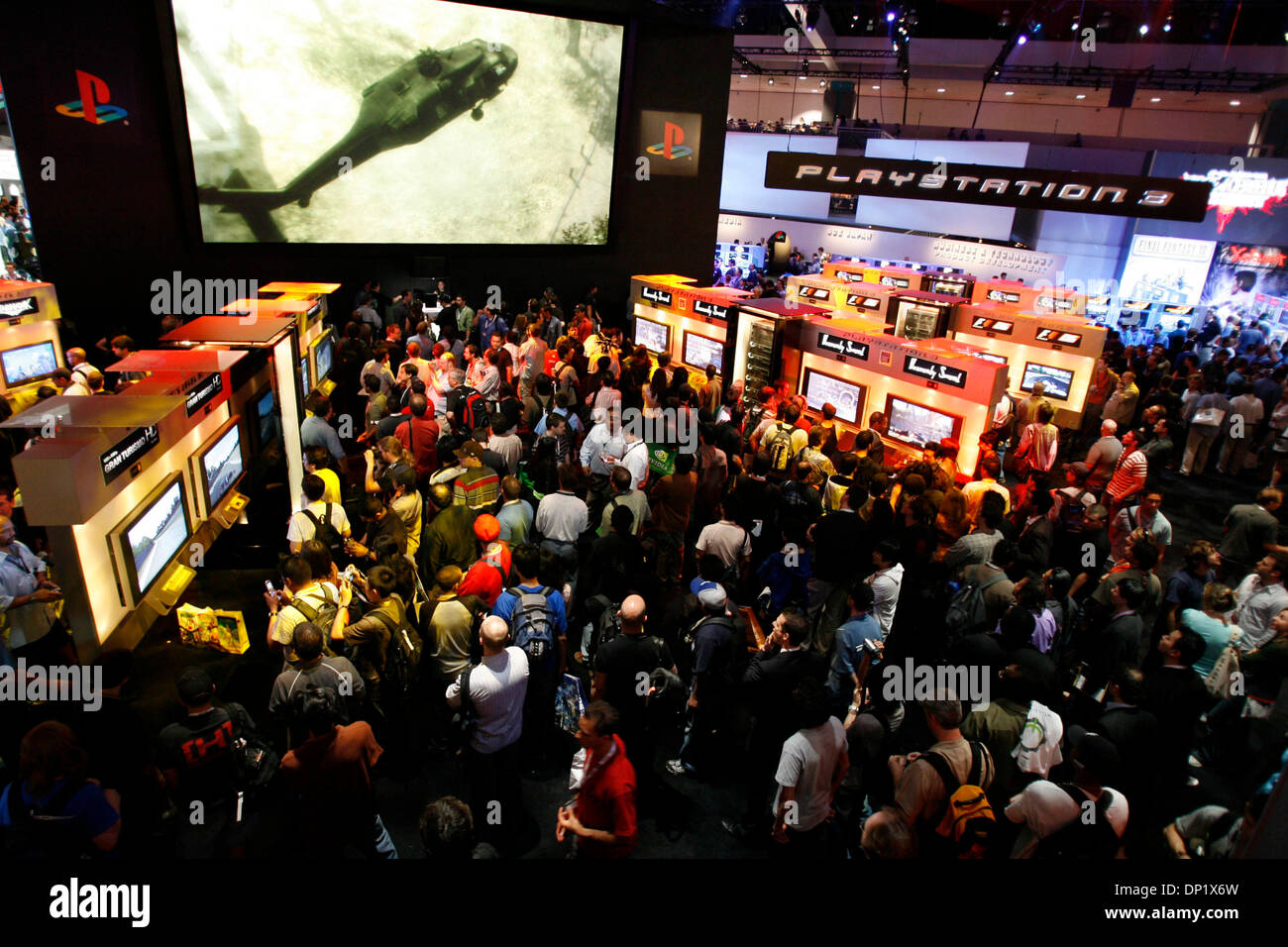 11. Mai 2006; Los Angeles, Kalifornien, USA; Sony vorgestellten seine neue Playstation 3 auf der jüngsten Handel nur E3 Videospiel Expo in Los Angeles. Obligatorische Credit: Foto von Mike Fox/ZUMA Press. (©) Copyright 2006 von Mike Fox Stockfoto