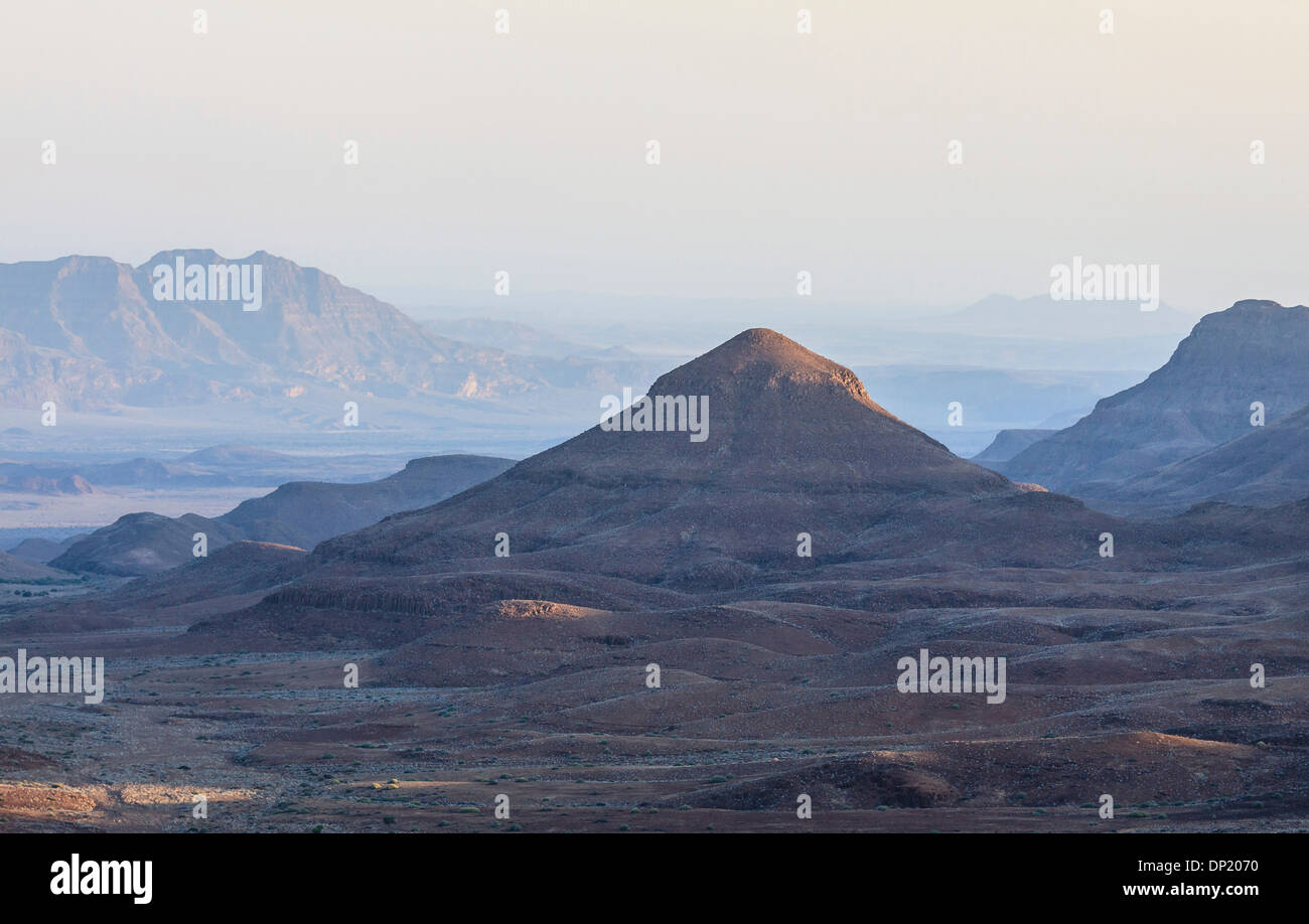 Konische Berg, Damaraland, Krone Canyon, Namibia Stockfoto