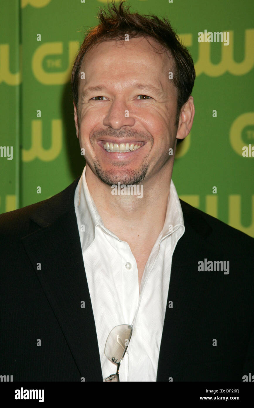 18. Mai 2006; New York, NY, USA; Schauspieler DONNIE WAHLBERG im Ankunftsbereich für die CW-2006-2007 Primetime im Voraus statt im Madison Square Garden. Obligatorische Credit: Foto von Nancy Kaszerman/ZUMA Press. (©) Copyright 2006 von Nancy Kaszerman Stockfoto