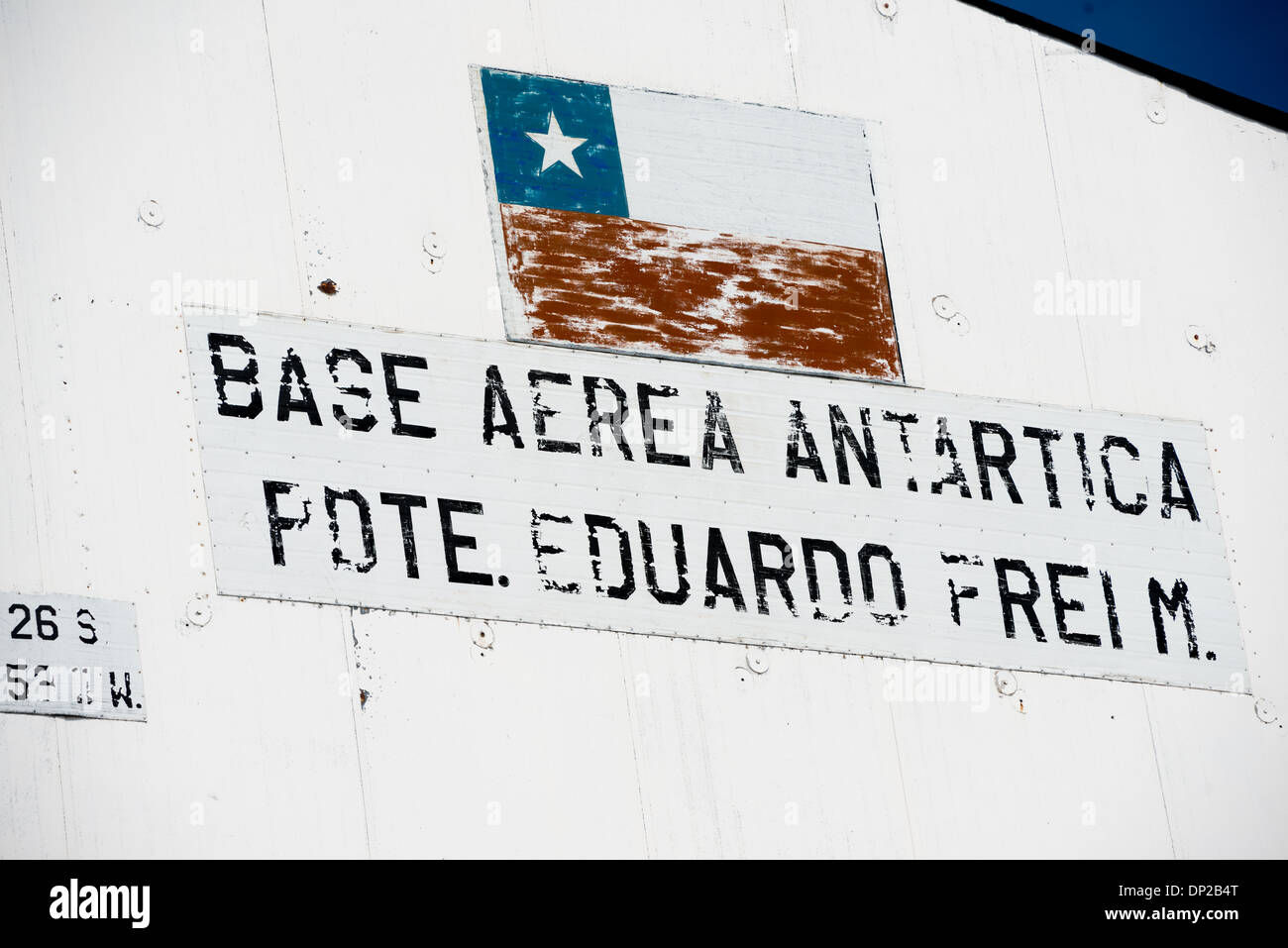 Antarktis - ein Zeichen für die chilenischen Base Presidente Eduardo Frei Montalva in der Antarktis. Stockfoto