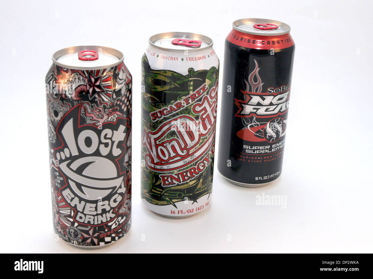 11 Juni 2006 Los Angeles Kalifornien Usa Unternehmen Wie No Fear Bekleidung Sind Von Niederlandisch Und Verlor Unternehmen Die Neuesten Auf Die Energie Getrank Begeisterung Profitieren Jedes Unternehmen Ist Einen Neuer Energydrink Marketing Der