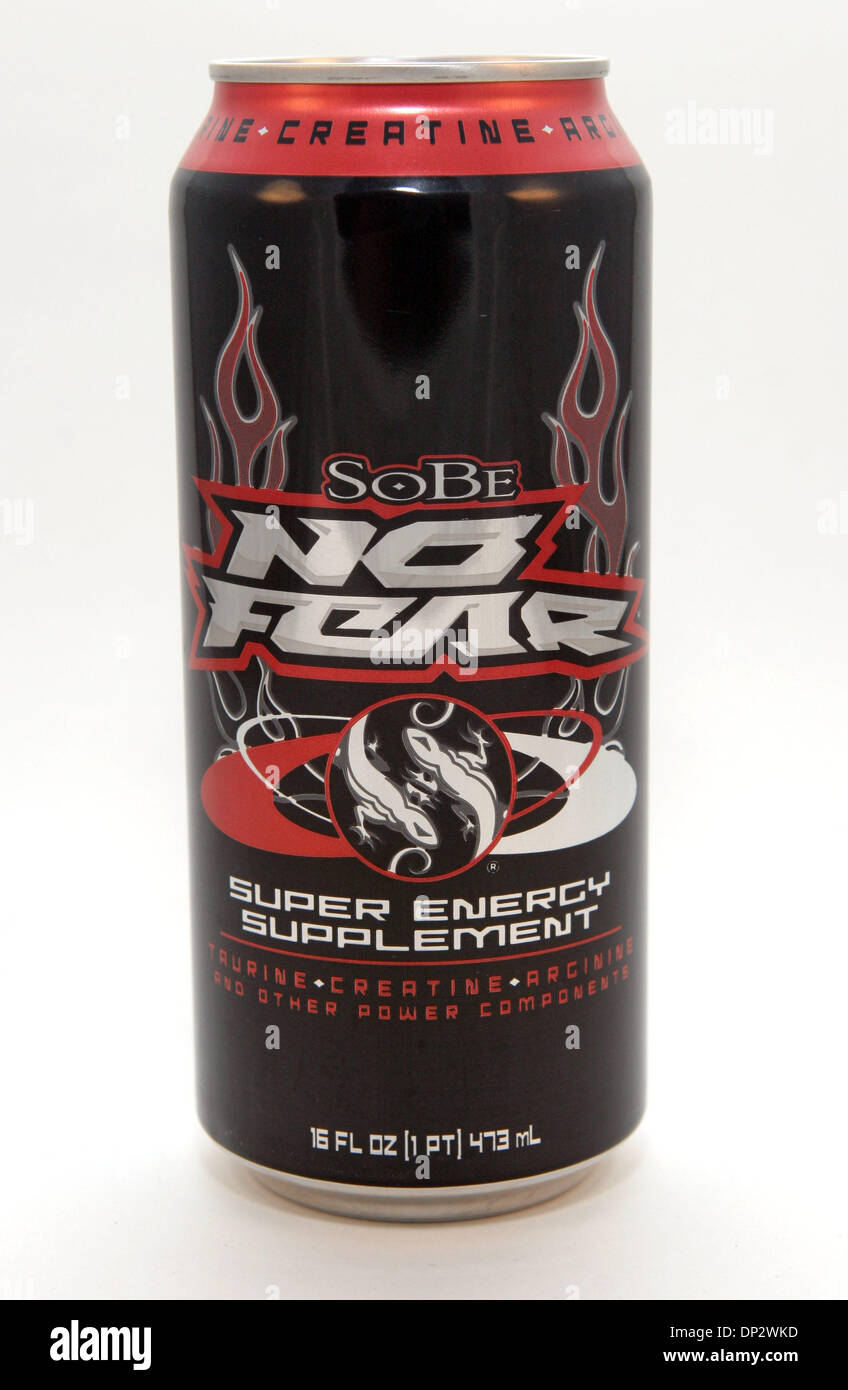 11 Juni 2006 Los Angeles Kalifornien Usa Unternehmen Wie No Fear Bekleidung Sind Von Niederlandisch Und Verlor Unternehmen Die Neuesten Auf Die Energie Getrank Begeisterung Profitieren Jedes Unternehmen Ist Einen Neuer Energydrink Marketing Der