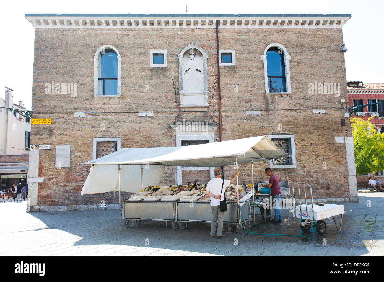 09.07.2013 Meeresfrüchte und Fisch Markt Stall im Campo Santa Margherita, Venedig, Italien. Stockfoto