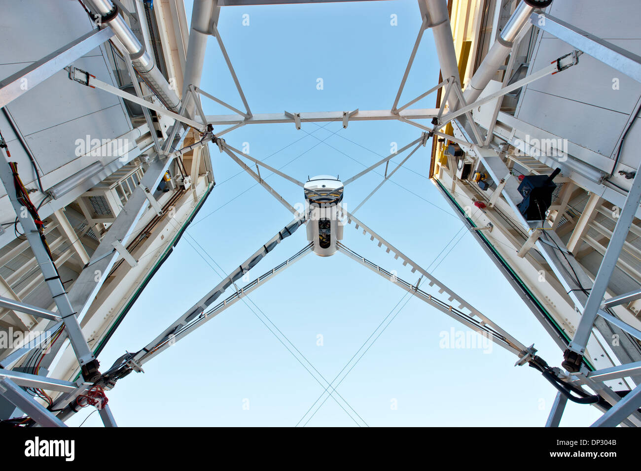 600cm Sekundärspiegel für 6,5 m-Teleskop. Stockfoto