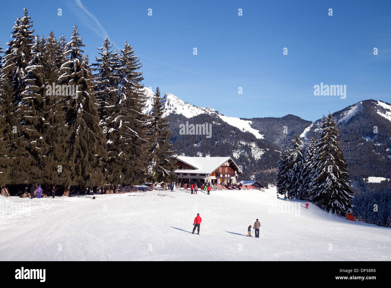 Skifahren Frankreich in Les Portes du Soleil bei La Chapelle D'Abondance, Französische Alpen, Europe Stockfoto