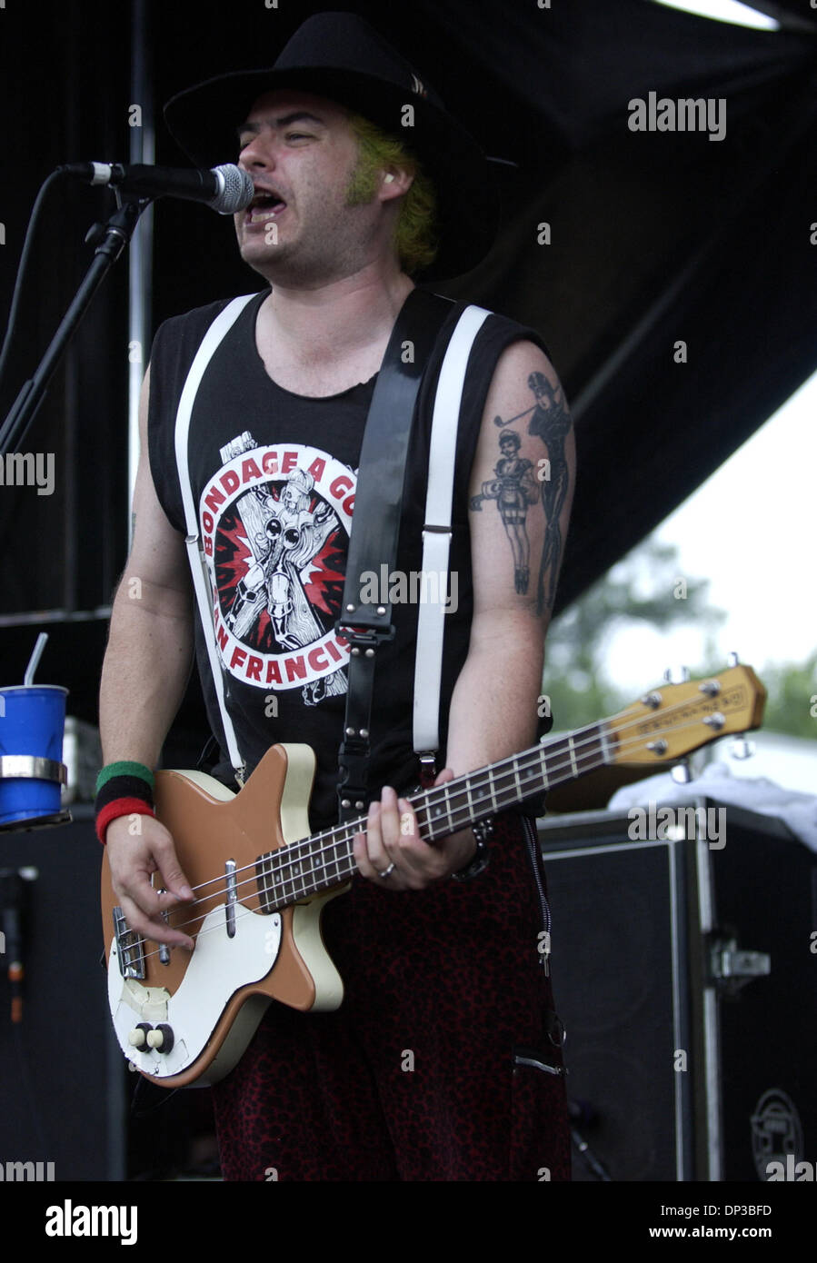 27. Juni 2006; Raleigh, NC, USA; Musiker der Band NOFX führen Sie live als die 2006 Vans Warped Tour macht Halt in Alltel Pavillon mit Sitz in Raleigh. Obligatorische Credit: Foto von Jason Moore/ZUMA Press. (©) Copyright 2006 von Jason Moore Stockfoto