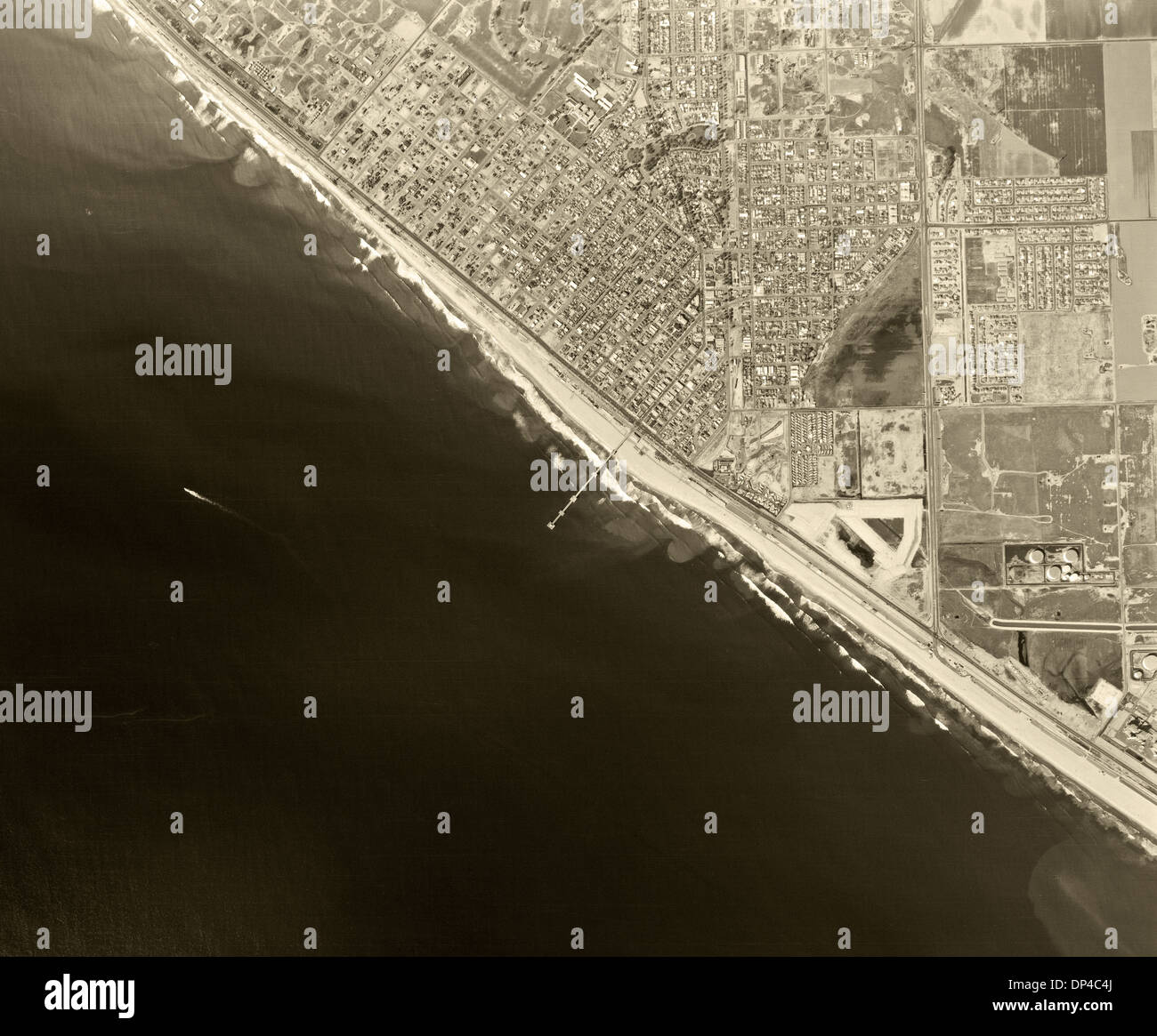 historische Luftaufnahme Huntington Beach, Kalifornien, 1963 Stockfoto