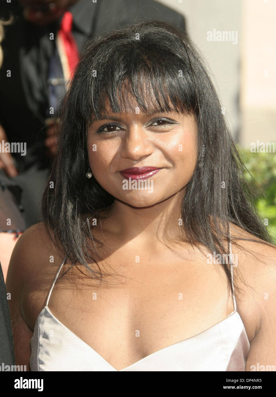 19. August 2006; Los Angeles, Kalifornien, USA; Schauspielerin MINDY KALING auf der 2006 Primetime Creative Arts Emmy Awards statt im Shrine Auditorium. Obligatorische Credit: Foto von Paul Fenton/ZUMA KPA... (©) Copyright 2006 von Paul Fenton Stockfoto