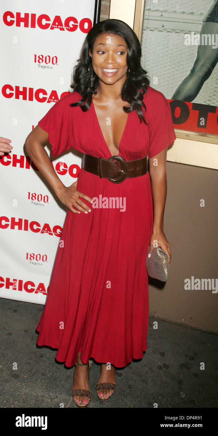 22. August 2006; New York, NY, USA; Schauspielerin GABRIELLE UNION an die Arrrivals für den Eröffnungsabend des Hip-Hop-Künstler Usher Leistung im Broadway spielen 'Chicago' statt im Ambassador Theater. Obligatorische Credit: Foto von Nancy Kaszerman/ZUMA Press. (©) Copyright 2006 von Nancy Kaszerman Stockfoto