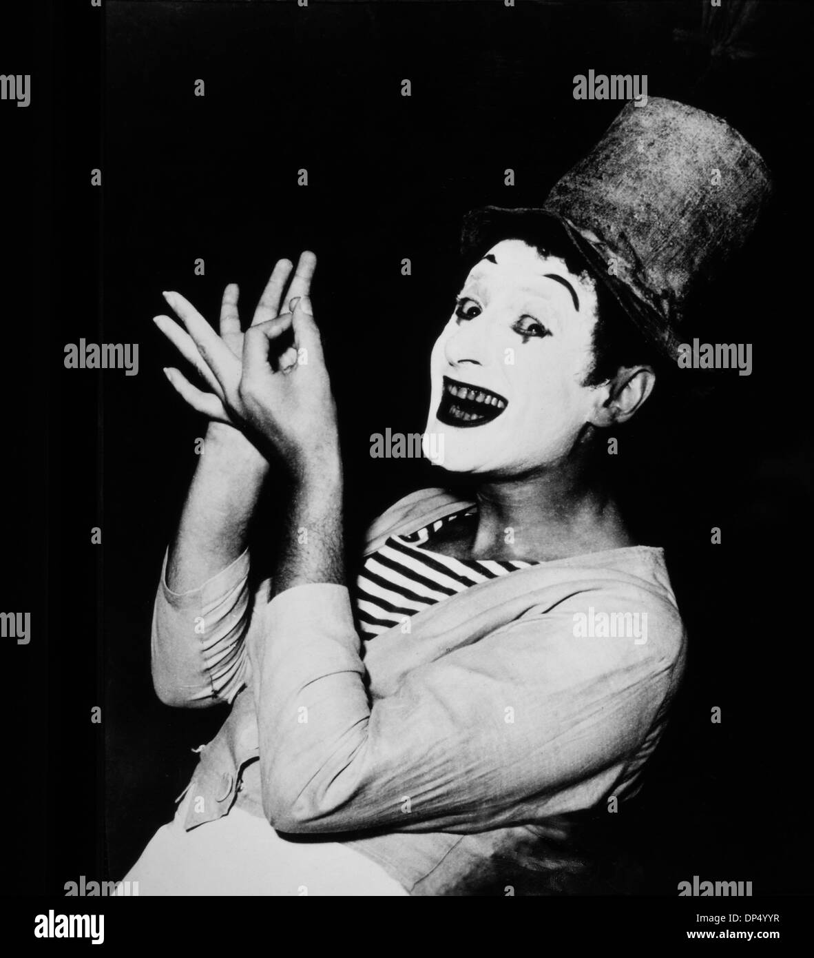 Marcel Marceau (1923-2007), französischer Schauspieler und Pantomime, Zylinderhut und weiße Make-up, Portrait, ca. 1955 Stockfoto