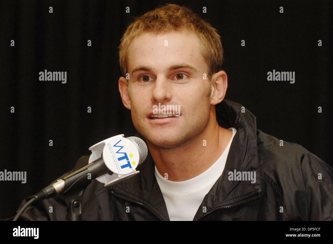 Sep 14, 2006; Irvine, CA, USA; ANDY RODDICK auf einer Pressekonferenz für die 14. jährlichen Advanta World Team Tennis (WTT) Smash Hits-Veranstaltung zugunsten der Elton John AIDS Foundation. Team Billie Jean King (Billie Jean King, Pete Sampras, Rennae Stubbs) vs. Team Elton John (Elton John, Andy Roddick, Anna Kournikova) nahm an der Bren Events Center, University of California, Irvine. Ma Stockfoto