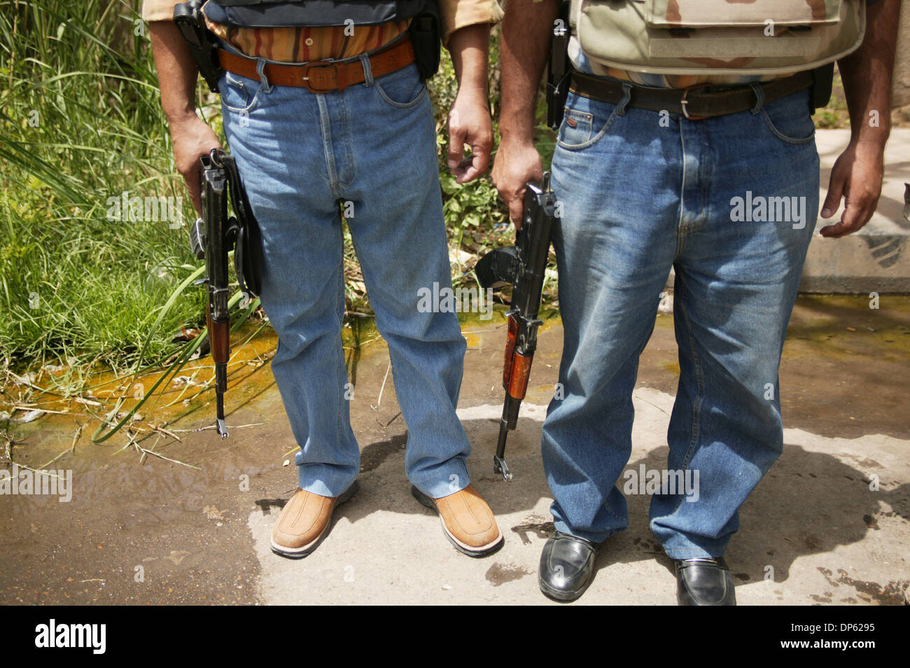 11. Juni 2006 - Bagdad, Irak - irakische private Sicherheitsleute schützen Iraks Ministerpräsident Nuri Kamal al-Maliki in Bagdads Green Zone 11. Juni 2006. Die internationale Zone, auch bekannt als die grüne Zone, ist ein 5 Quadratmeile Bereich von Bagdad, die enthält die irakische Regierung und Koalition, der irakische Premierminister Büro irakischen Ministerium für Verteidigung, und USA und Koalition e Stockfoto