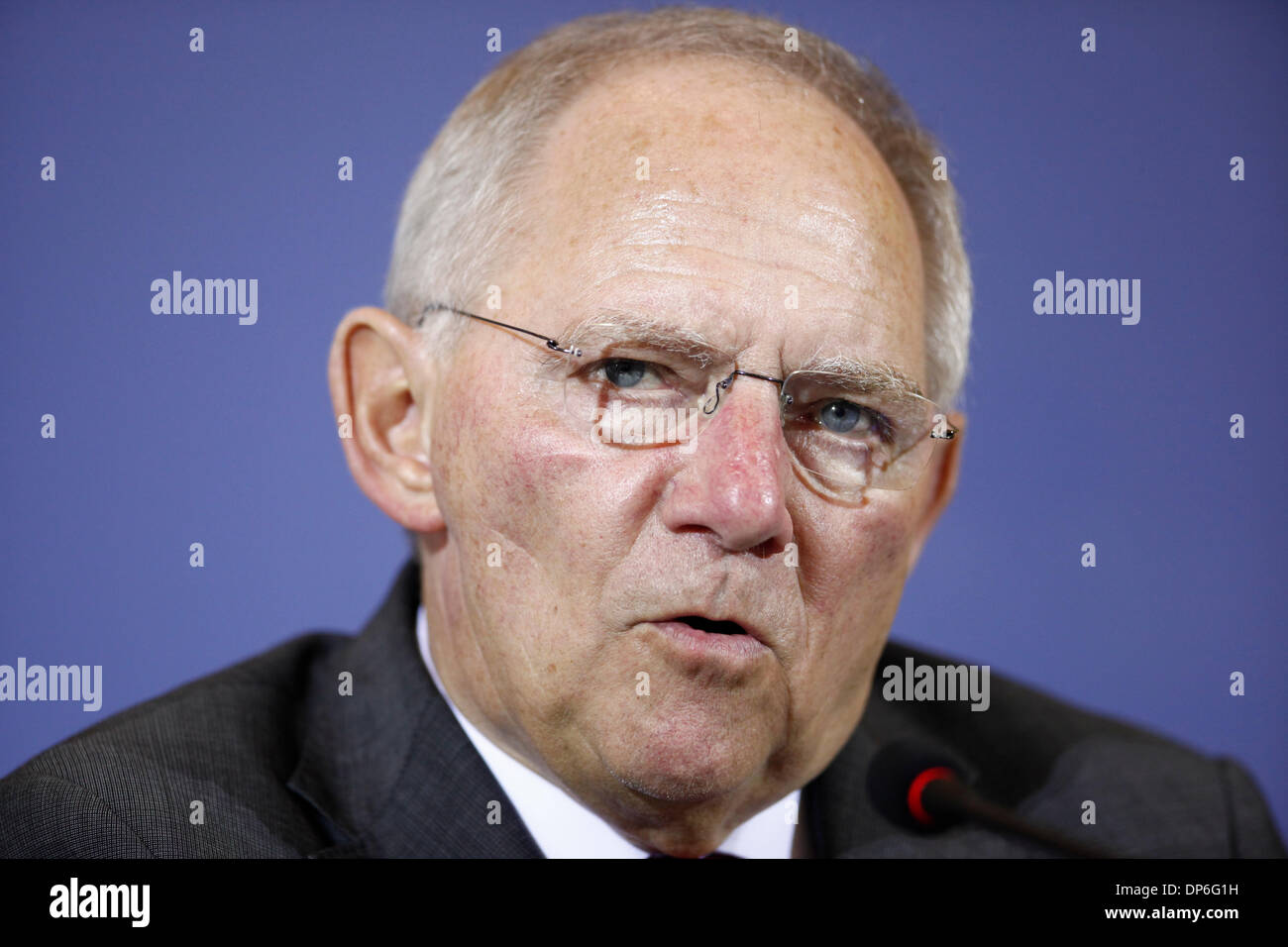 Berlin, Deutschland. Januar 08 th, 2014. US-Finanzminister Jacob Lew (auf seiner Europa-Tournee) trifft sich mit deutschen Finance Minister Wolfgang Schäuble (CDU) in Berlin. Nach der Fröhlichkeit geben sie eine gemeinsame Pressekonferenz. / Foto: Wolfgang Schäuble (CDU), Minister für Finanzen. Bildnachweis: Reynaldo Chaib Paganelli/Alamy Live-Nachrichten Stockfoto