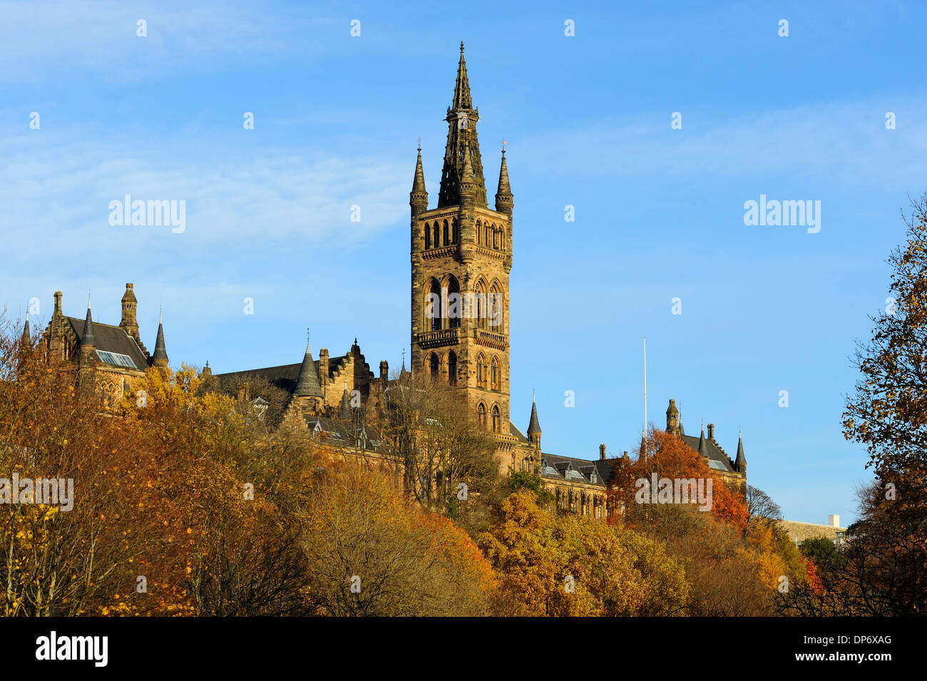 Universität von Glasgow aus Kelvingrove Park, Glasgow, Schottland Stockfoto