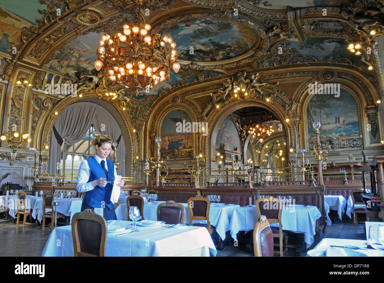 Das Restaurant Le Train Bleu, Gare De Lyon, Paris Frankreich. Stockfoto