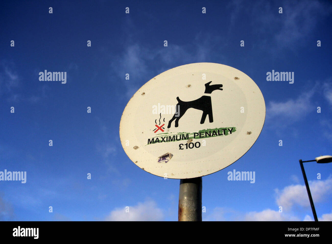 Strafe Zeichen Hund fouling zeichen -Fotos und -Bildmaterial in hoher Auflösung – Alamy