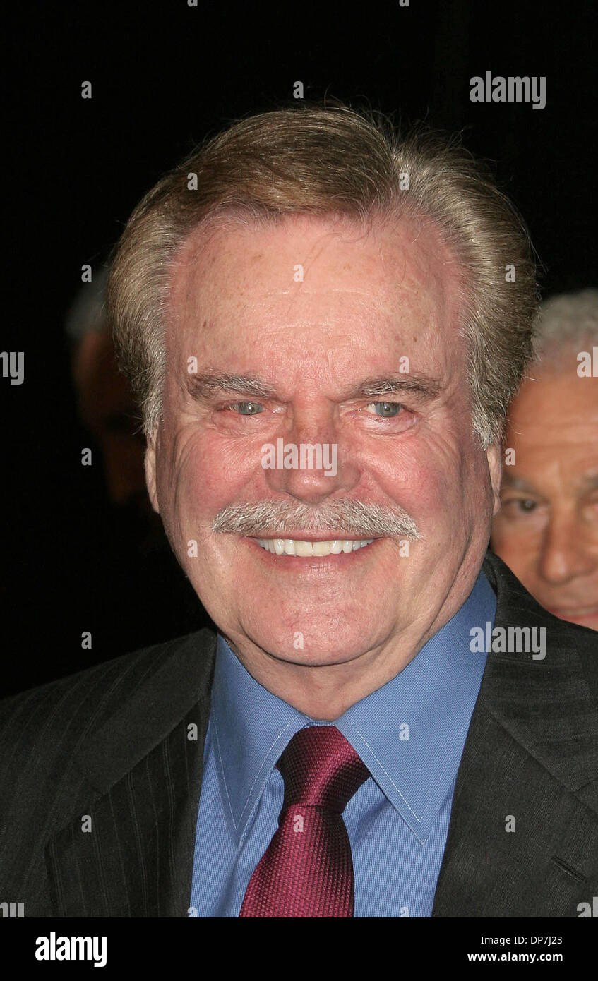 18. November 2006; Los Angeles, Kalifornien, USA;   Schauspieler ROBERT WAGNER auf der 2. Jahrestagung A Fine Romance Gala statt im Sunset Gower Studios in Hollywood. Obligatorische Credit: Foto von Paul Fenton/ZUMA KPA... (©) Copyright 2006 von Paul Fenton Stockfoto