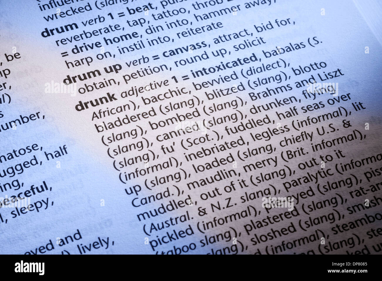 Nahaufnahme von der Wörterbuch-Definition des Wortes betrunken Stockfoto