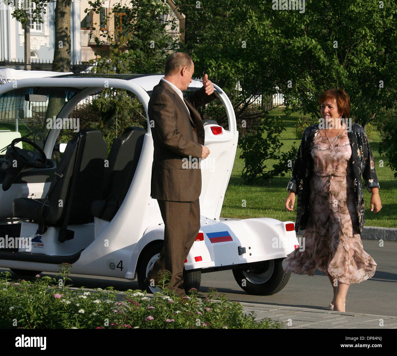 Vladimir Putin und seine Frau Ludmila des G8-Gipfels in Sankt Petersburg. (Kredit-Bild: © PhotoXpress/ZUMA Press) Einschränkungen: Nord- und Südamerika Rechte nur! Stockfoto