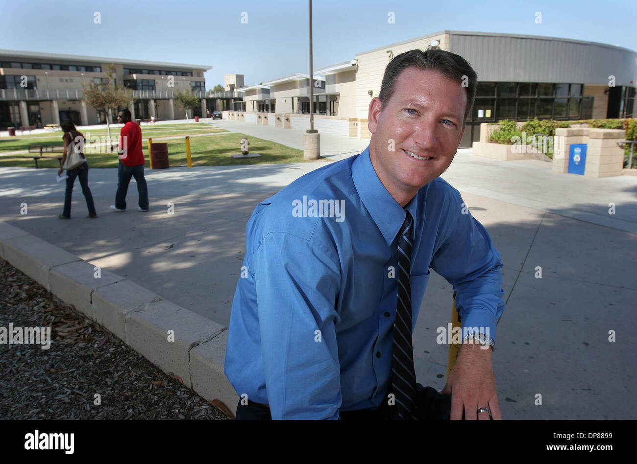 (Veröffentlichte 01.09.2006, NC-4)   AUGUST 22, 2006  San Diego beginnt CA BRETT KILLEEN(cq) seine Schuljahr als neuen Rektor der Torrey Pines High School.  John Gastaldo/der San Diego Union-Tribune/Zuma Press Stockfoto