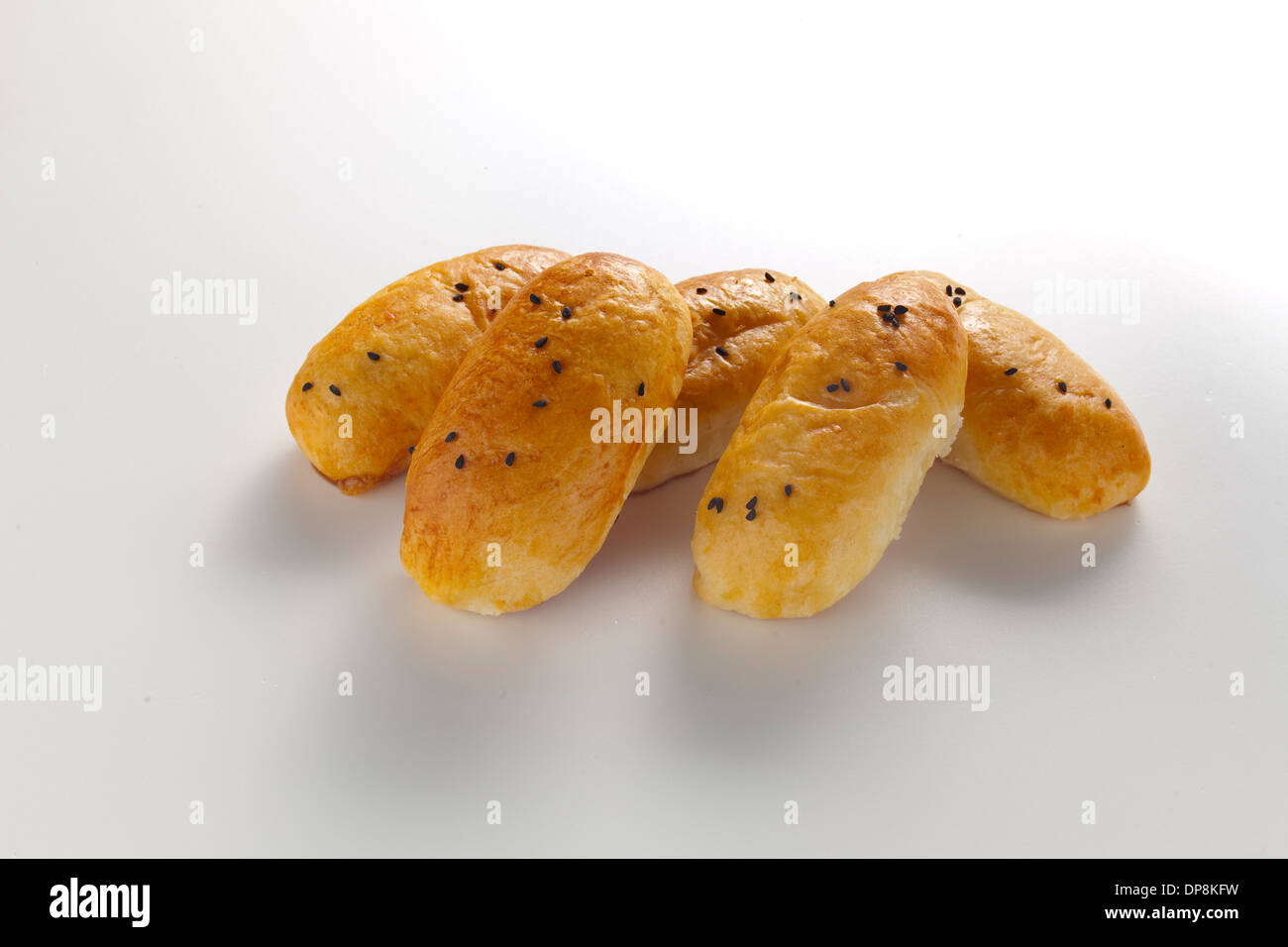 Mini-Scones mit bestreut mit Mohn Stockfoto