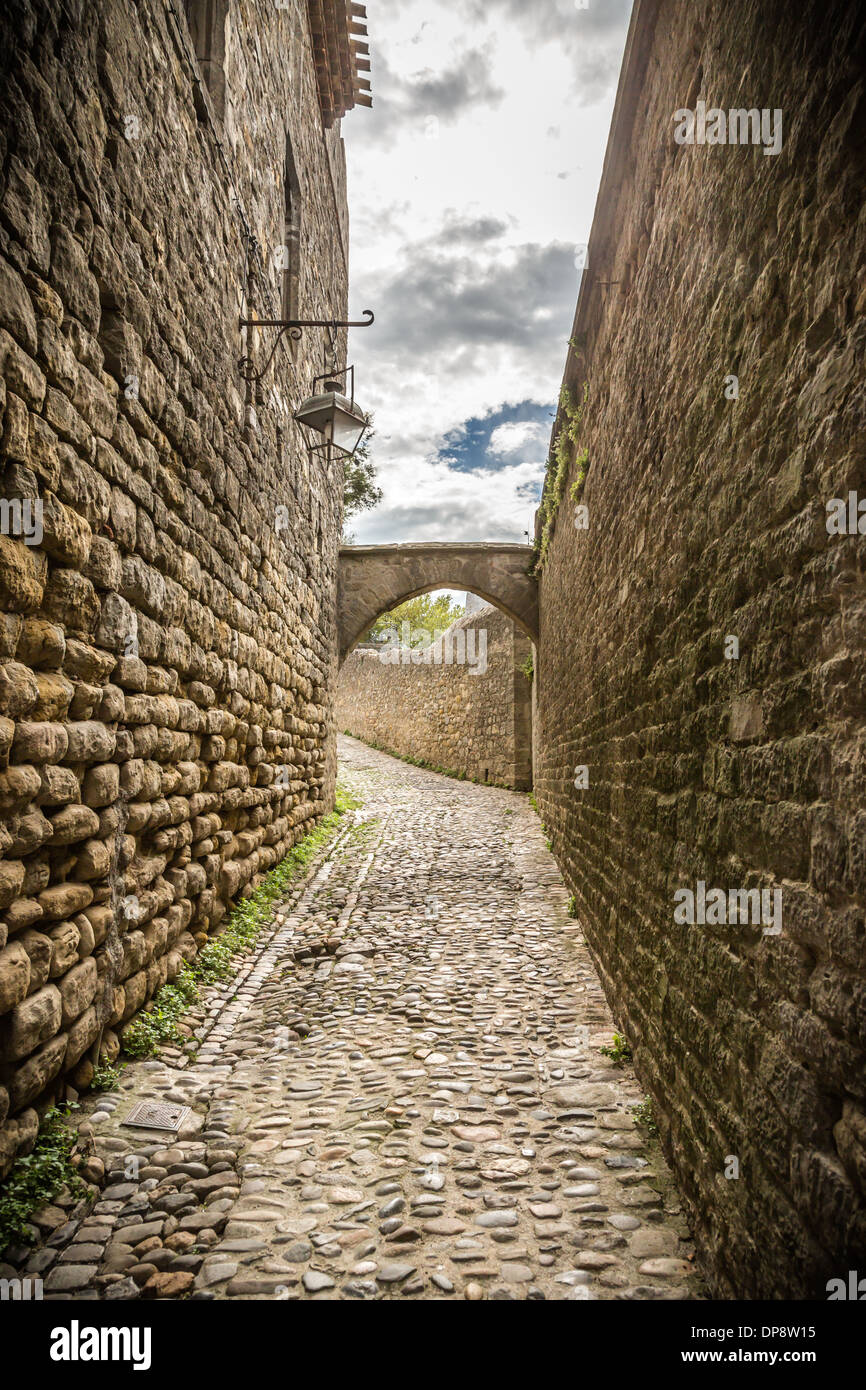 Carcassonne, Frankreich, Europa. Alten gepflasterten Straßen innerhalb der schönen mittelalterlichen Stadtmauern. Stockfoto