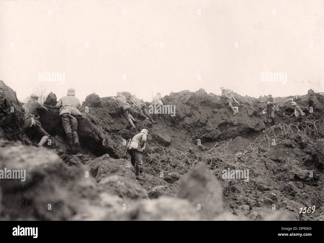 Deutsche Soldaten im Grabenkrieg, Ort und Datum unbekannt. Fotoarchiv für Zeitgeschichte Stockfoto