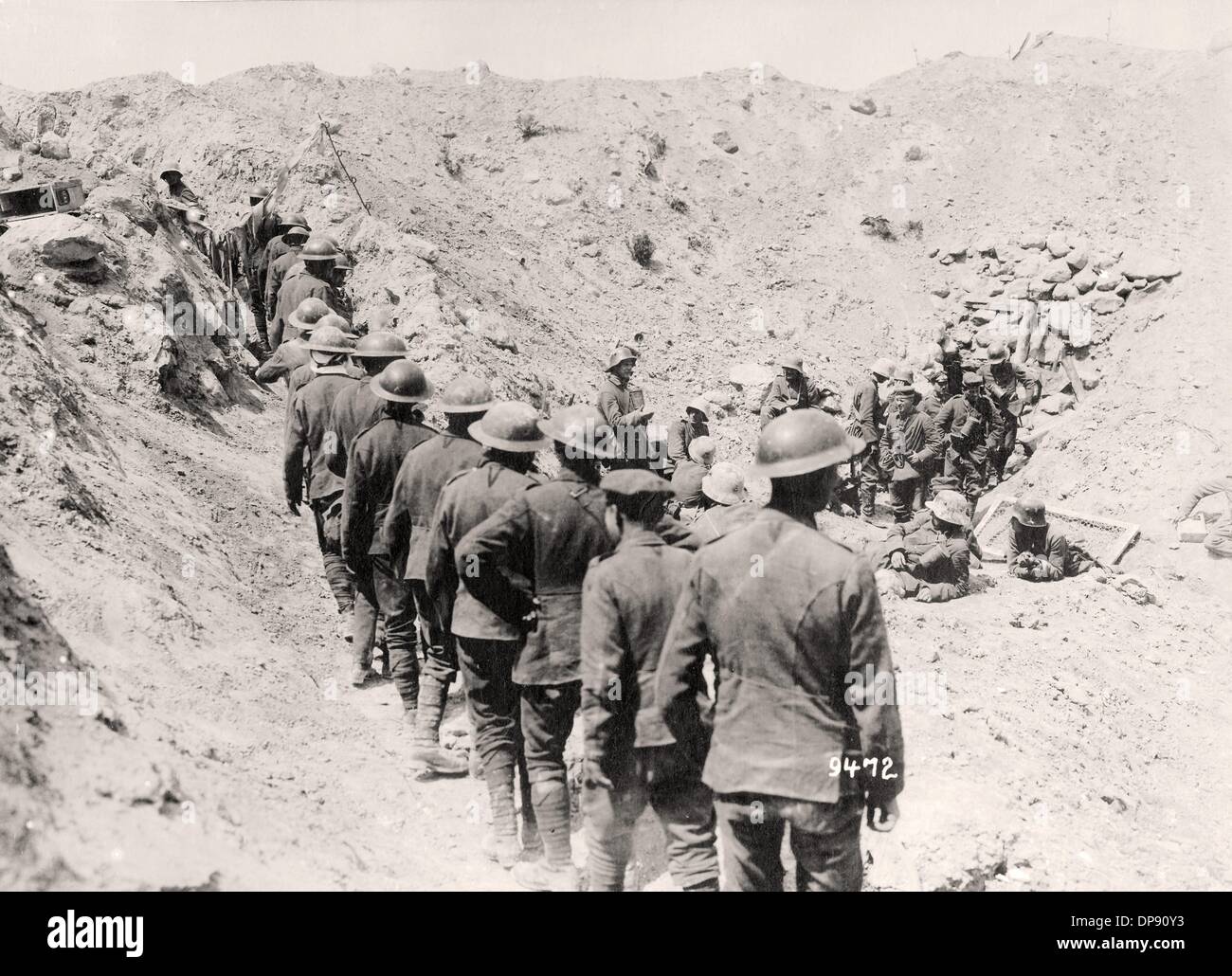 Gefangen von deutschen Truppen: Britische Soldaten vor der Chemin des Dames bei Berry-au-Bac in Nordfrankreich. Datum unbekannt. Der hohe Kamm der Chemin des Dames war eine strategisch wichtige Region im Ersten Weltkrieg und daher Ort wichtiger Schlachten. Fotoarchiv für Zeitgeschichte Stockfoto