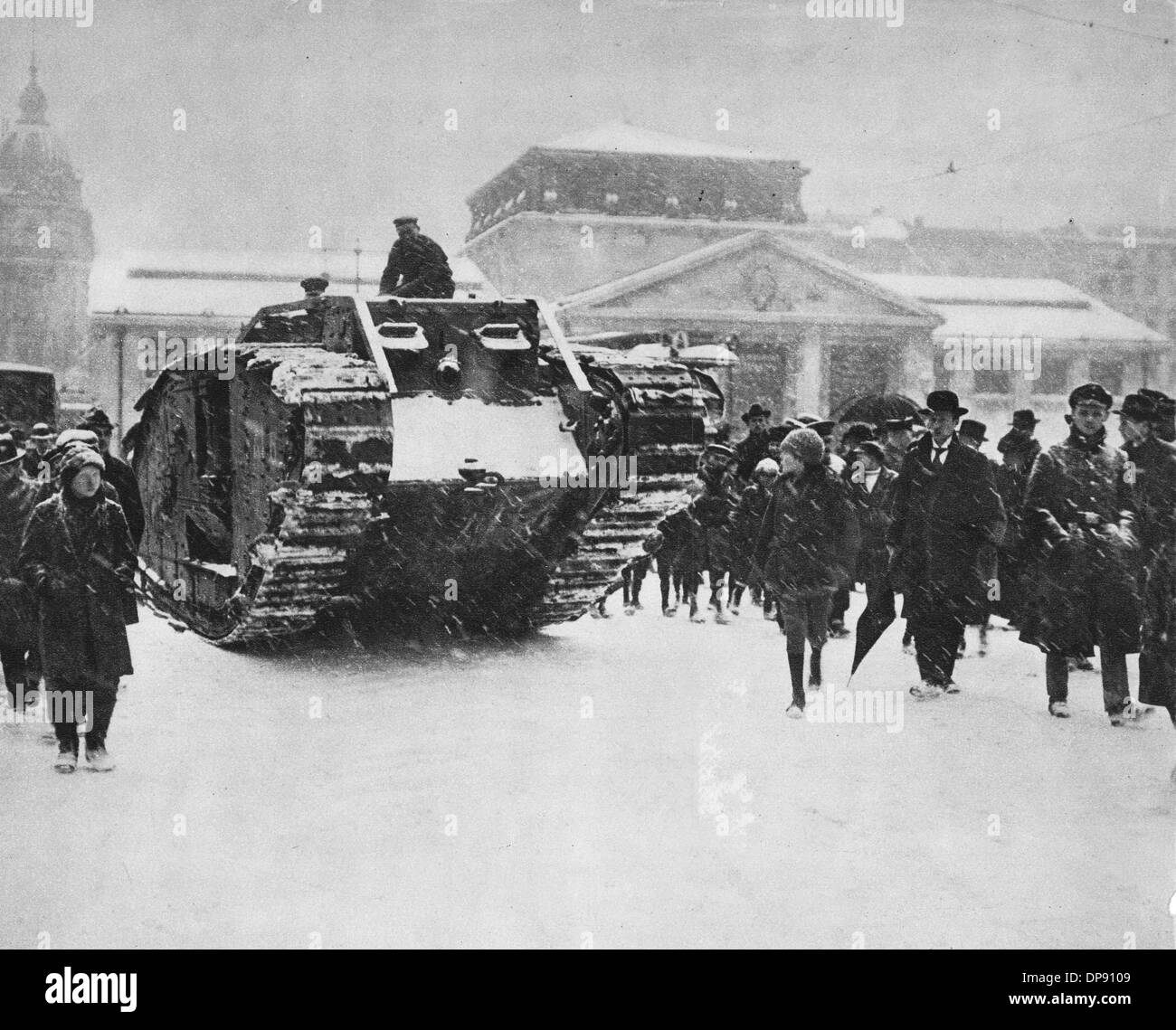 Ein englischer Panzer, erobert von deutschen Truppen, wird in Berlin ausgestellt, Datum unbekannt. Fotoarchiv für Zeitgeschichte Stockfoto